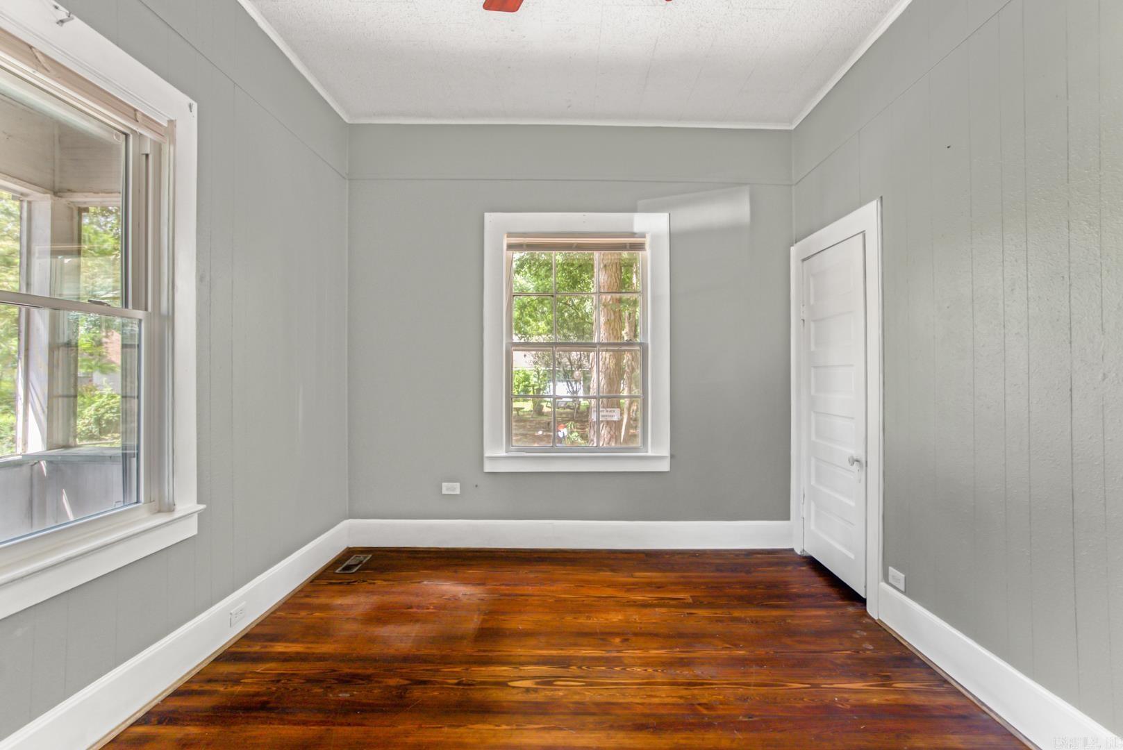 ORIGINAL TOWN-BRYANT - Residential