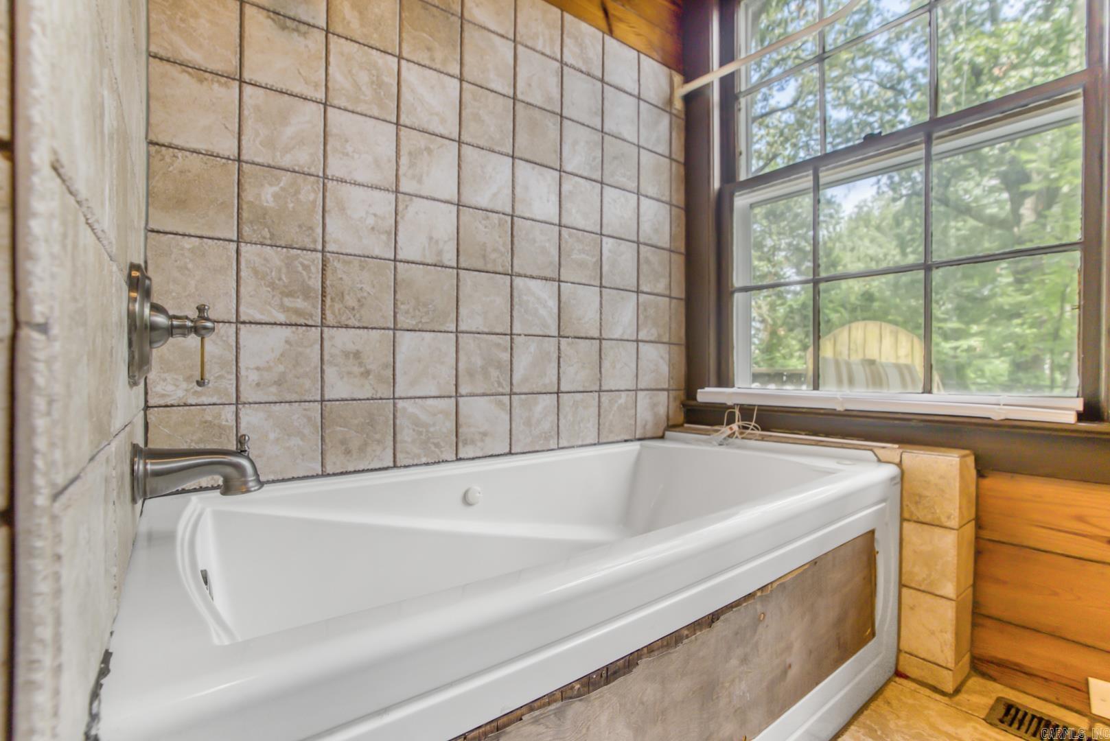 ORIGINAL TOWN-BRYANT - Residential