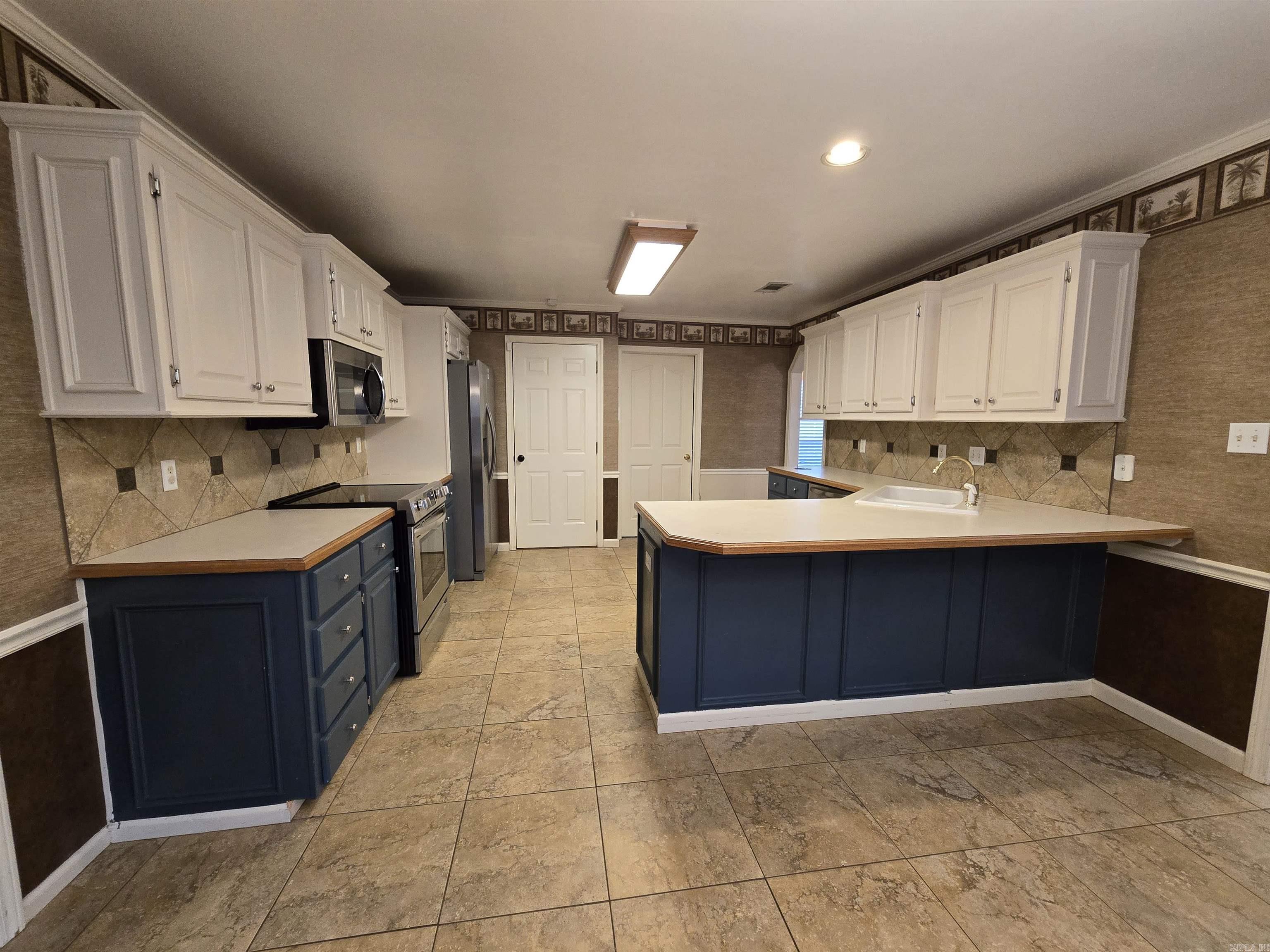 RIVER OAKS - Residential