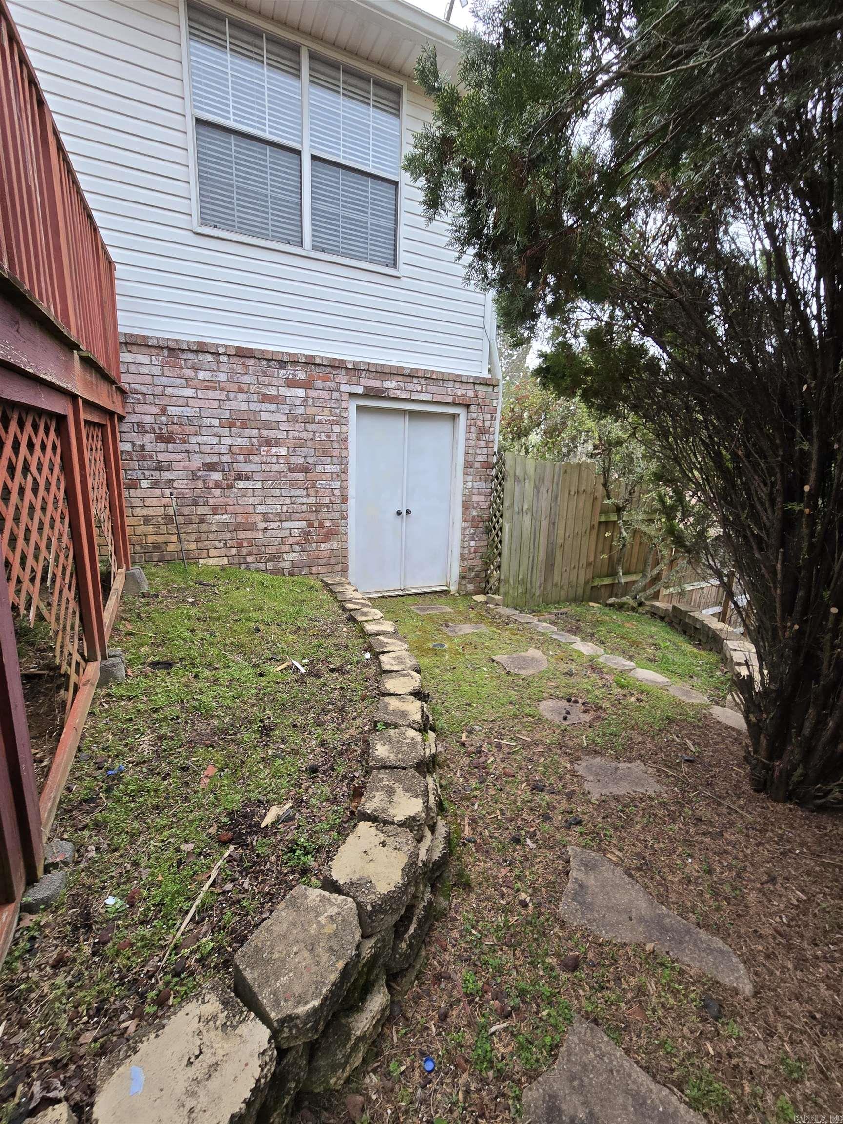 RIVER OAKS - Residential