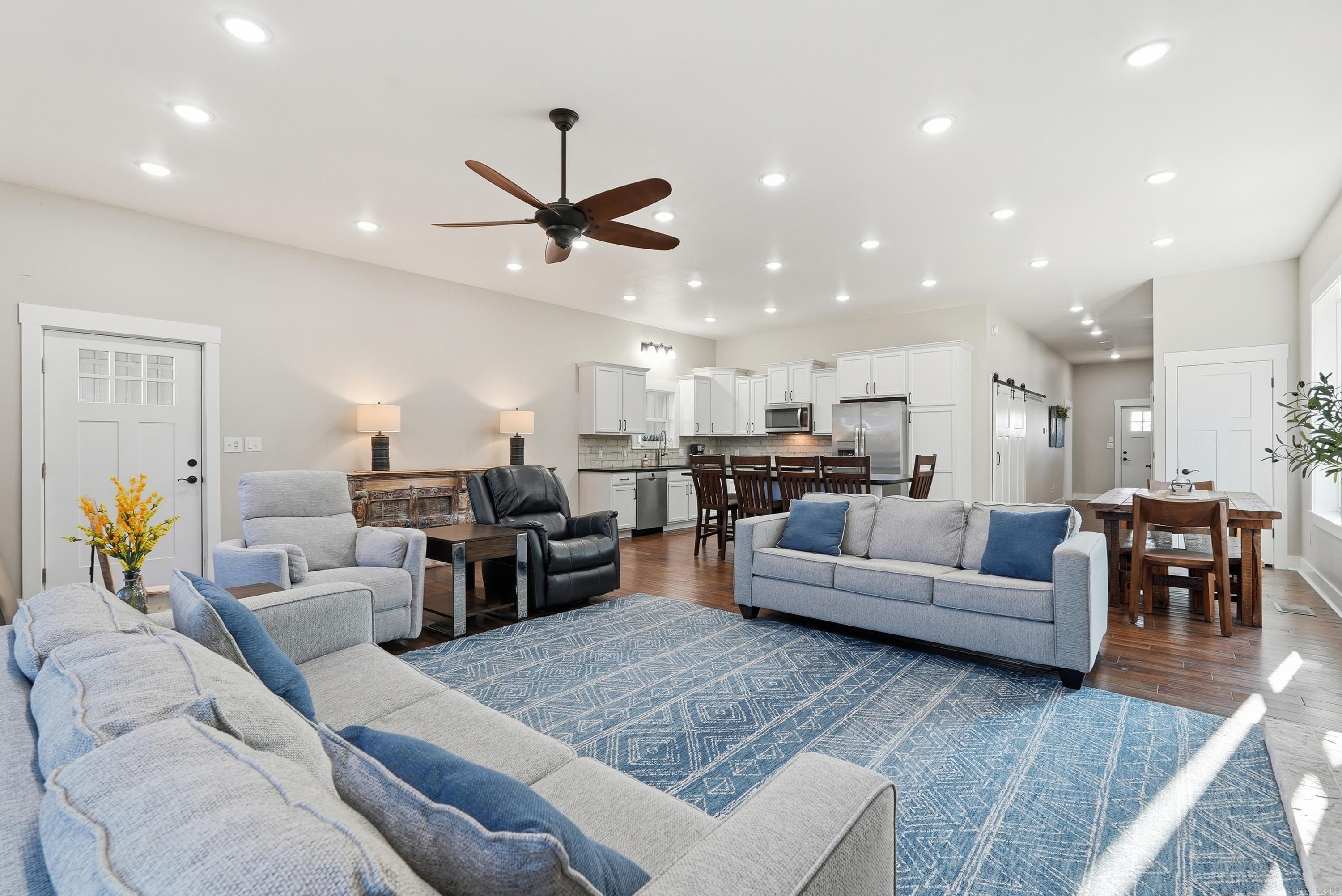 Watersedge Estates - Residential