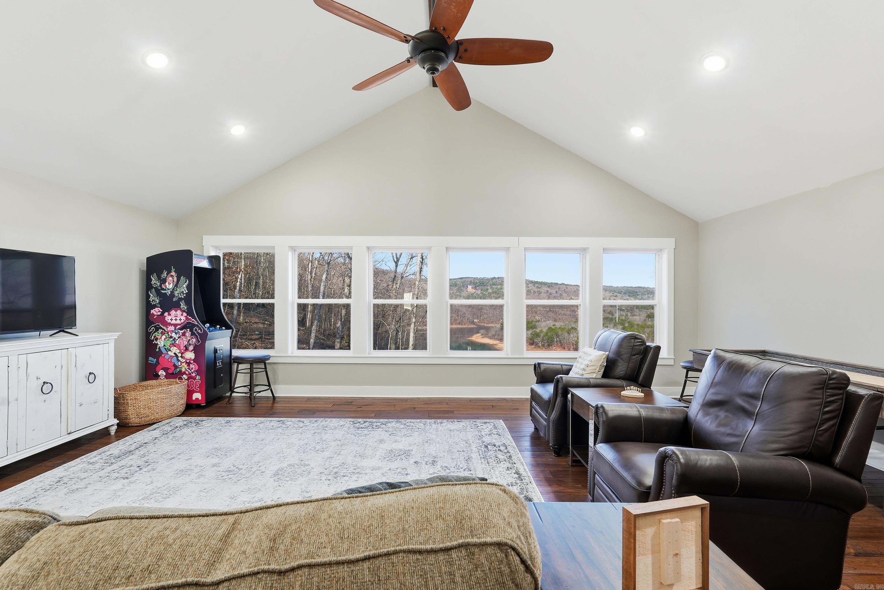 Watersedge Estates - Residential