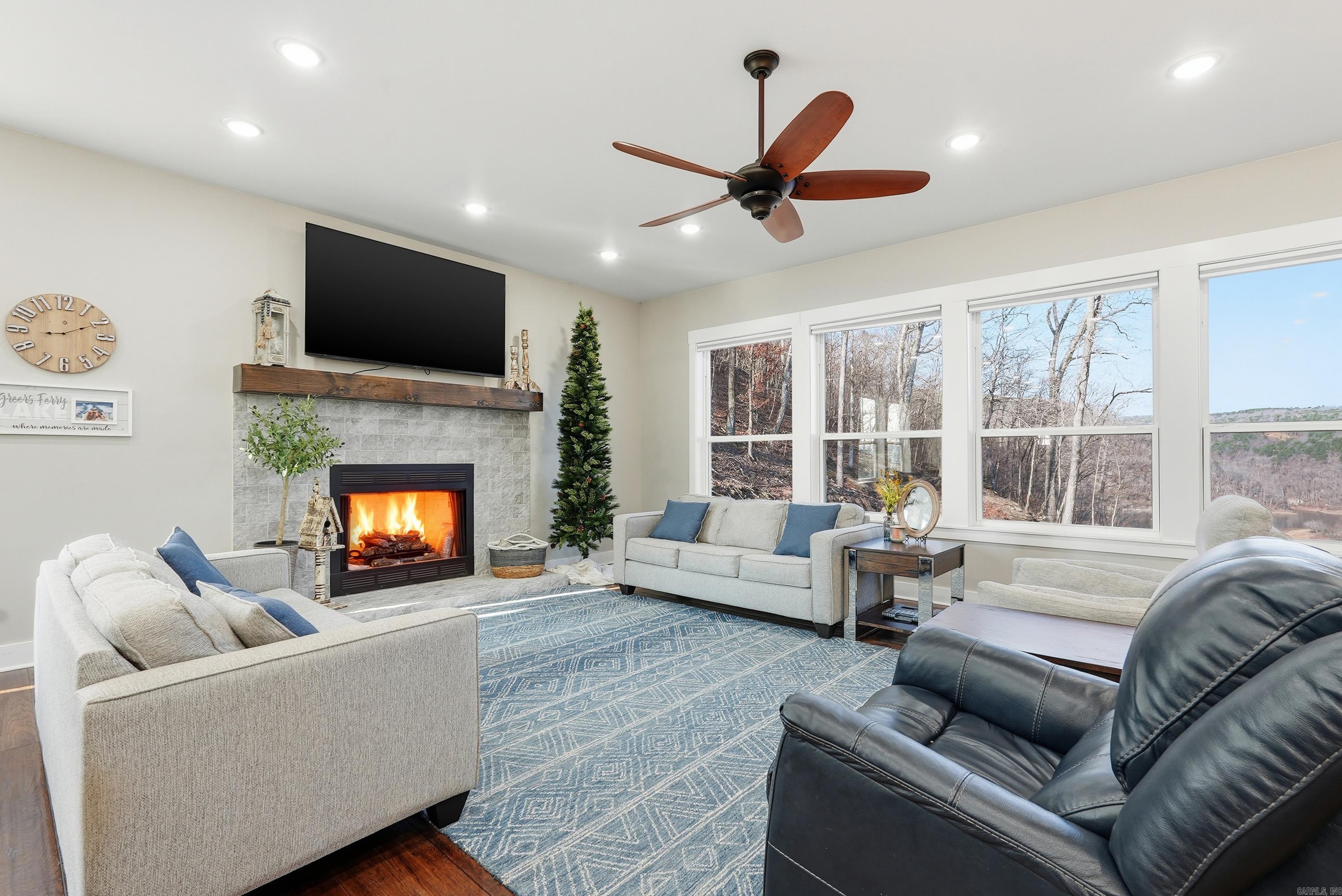 Watersedge Estates - Residential