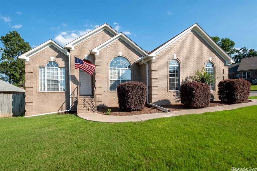 Wonderful, one level Waterside all brick on corner lot on cul-de-sac. Two large living areas with versatile open floor plan. Hardwoods in entry and dining. 4th bedroom or private office with vaulted ceiling. Kitchen- granite tile, double oven, breakfast bar, open to den. Corner gas log fireplace, split master plan w/tray ceiling, tile bathroom. Level backyard, new stain on deck, new HWH. One block from peaceful Lake Willastein. See remarks.