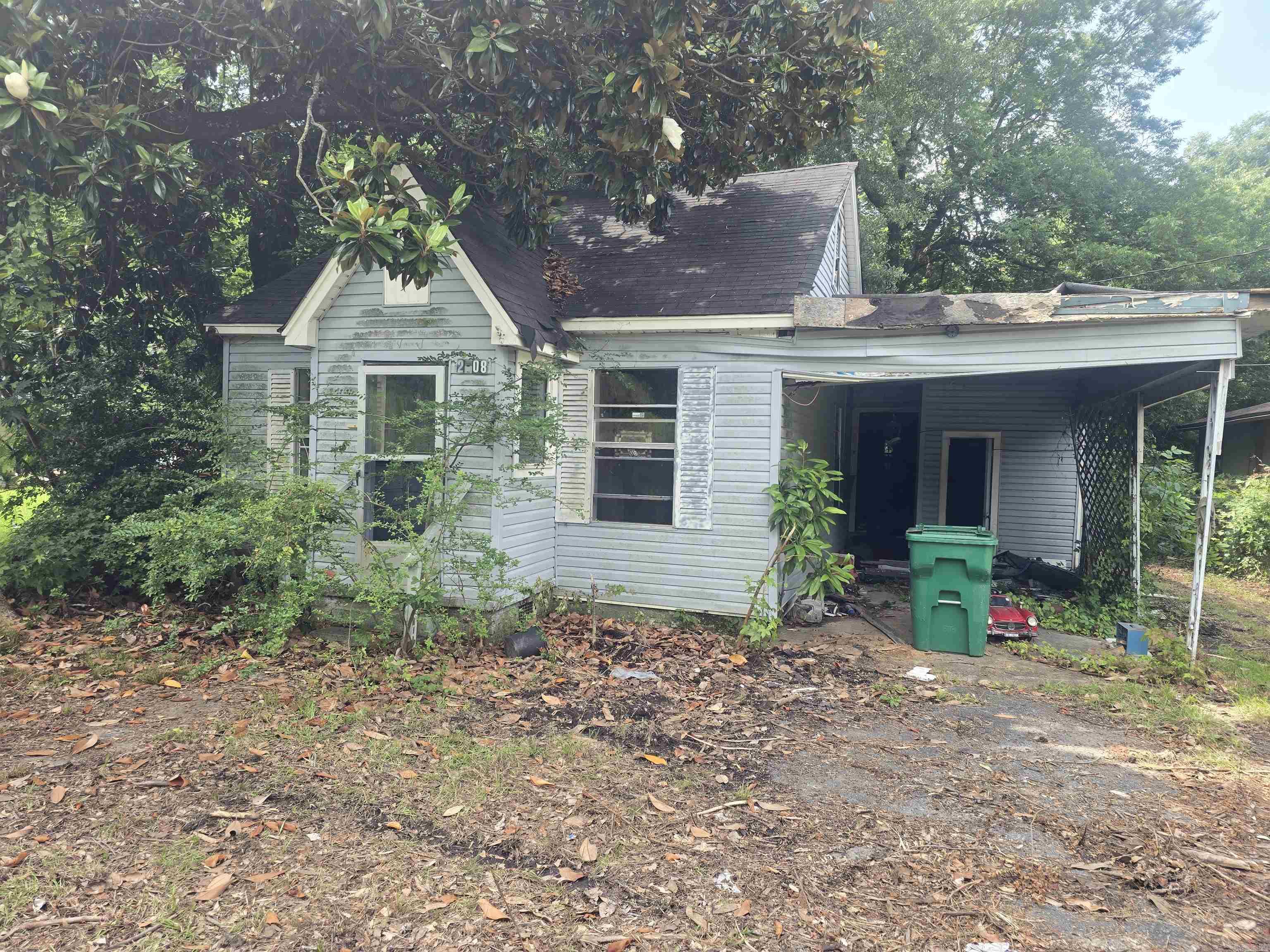 Investor Special! This 2-bedroom, 1-bath home sits on a spacious lot and offers endless potential for the right buyer. The property needs extensive repairs and updates, but with vision and effort, it could be transformed into a great rental or starter home. Whether you're a seasoned investor or a DIY enthusiast, this is your chance to bring new life to a property. Don’t miss this opportunity—schedule your showing today!