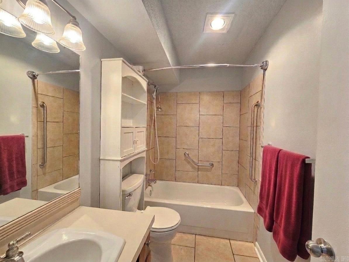 FOREST EDGE WEST CONDO HPR - Residential