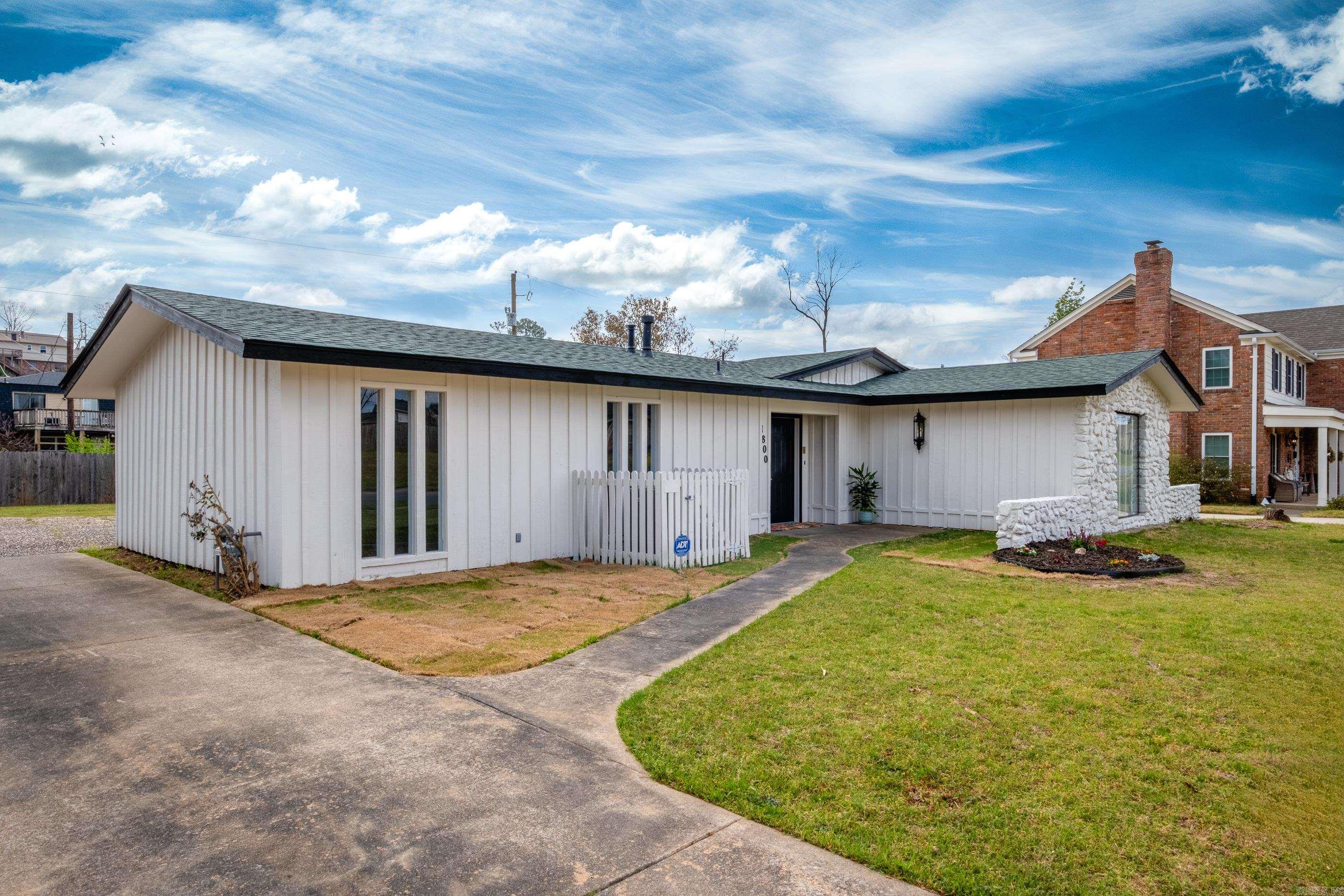 STURBRIDGE - Residential