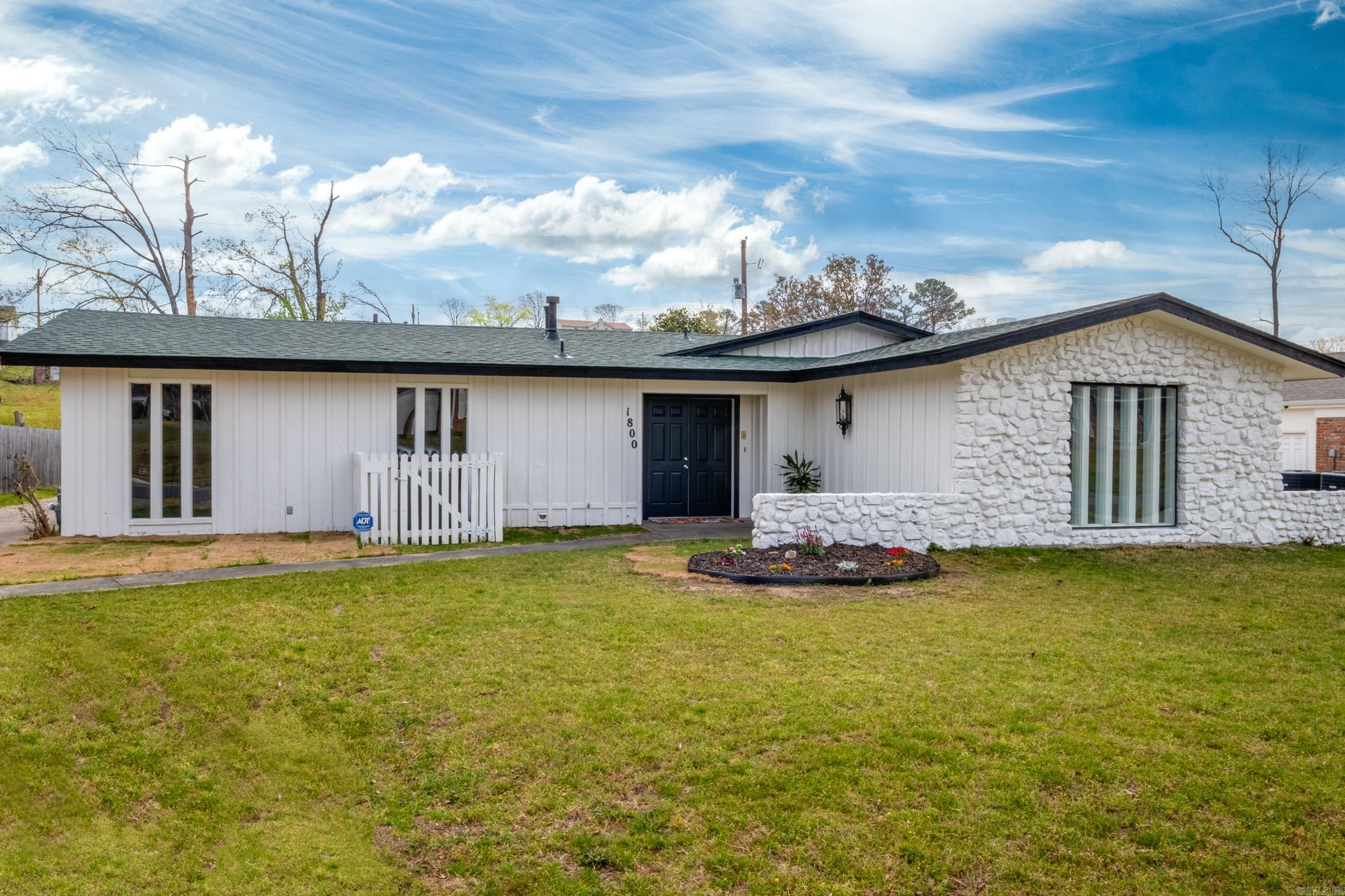 STURBRIDGE - Residential