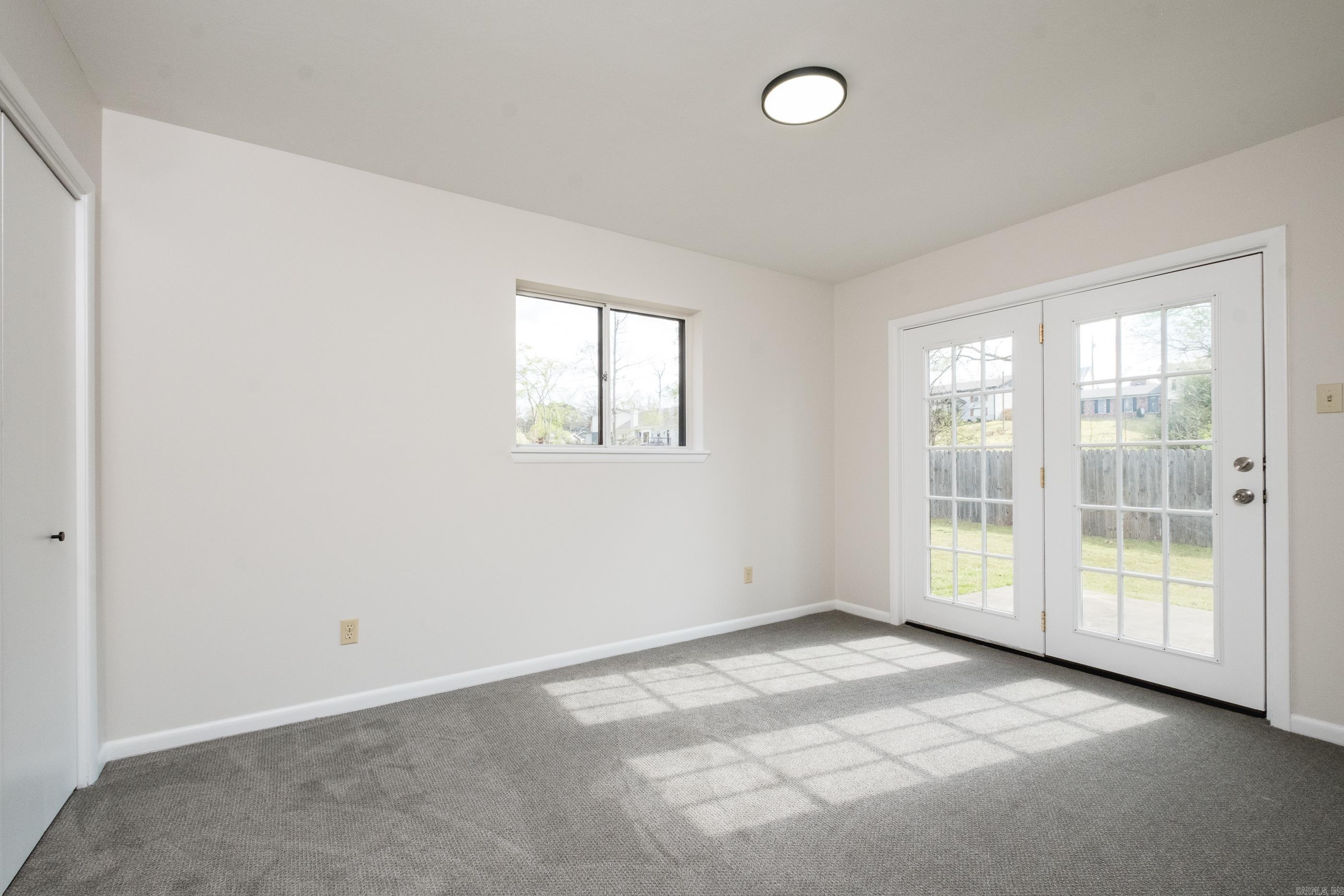 STURBRIDGE - Residential