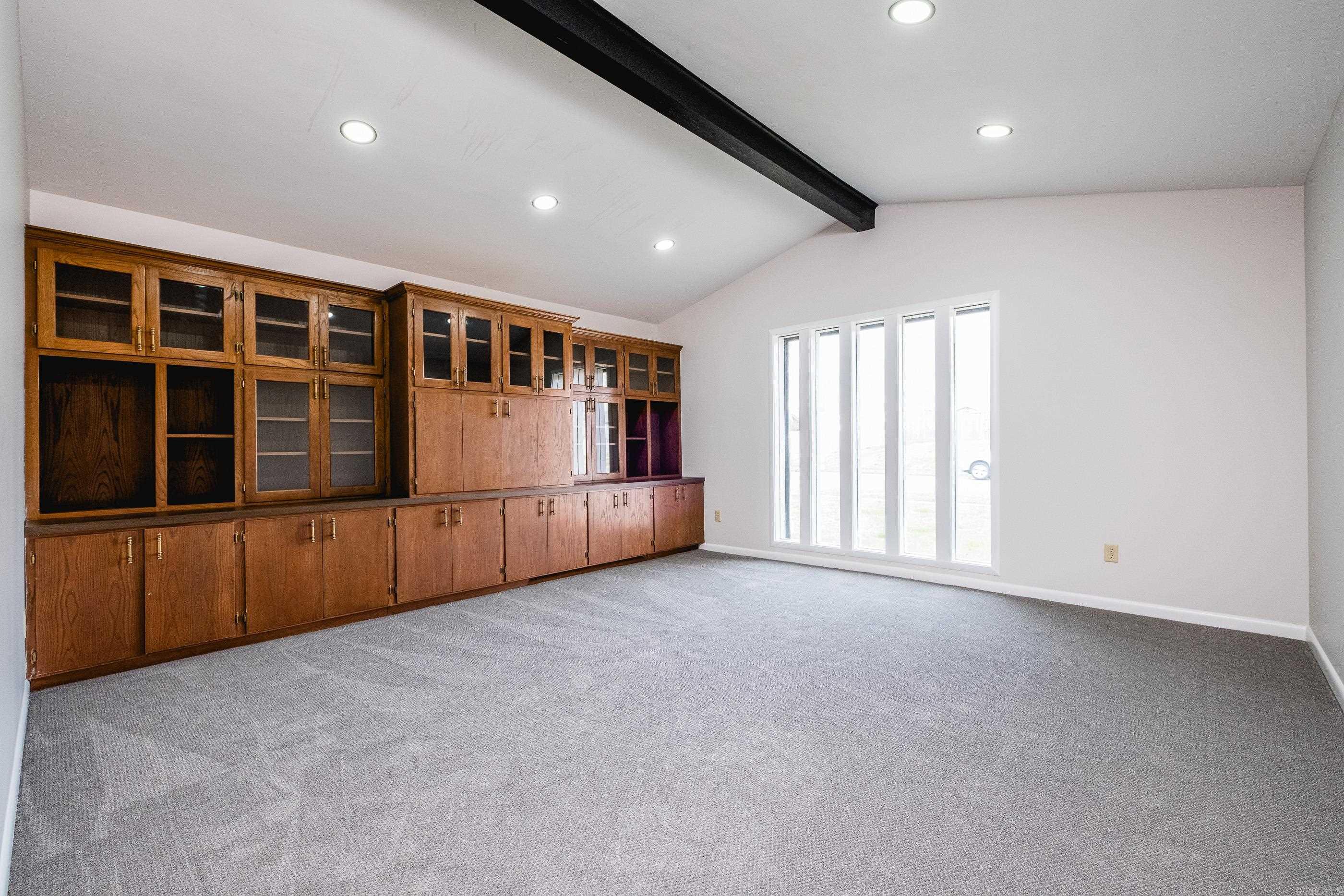 STURBRIDGE - Residential