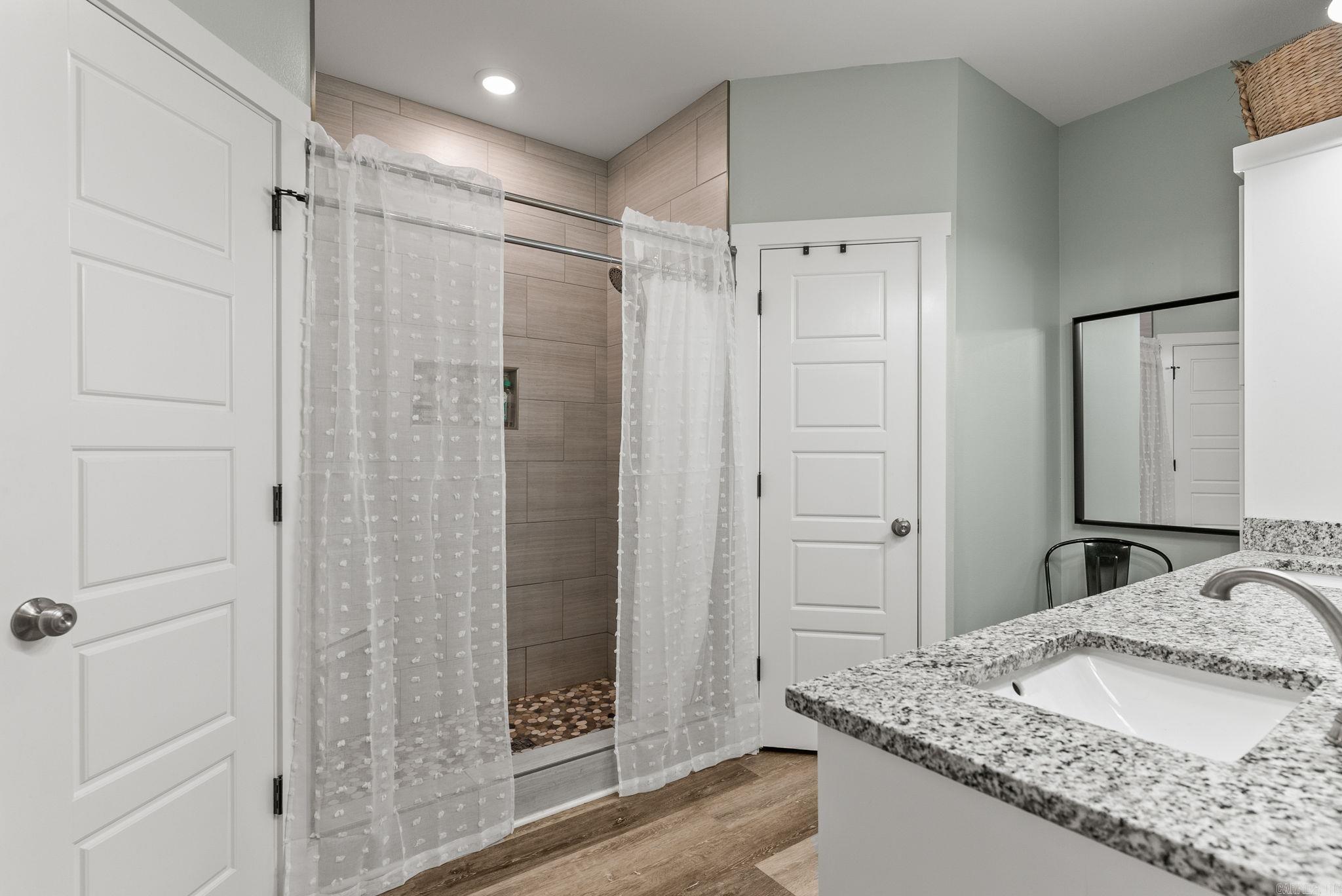 CANTEN COVE - Residential