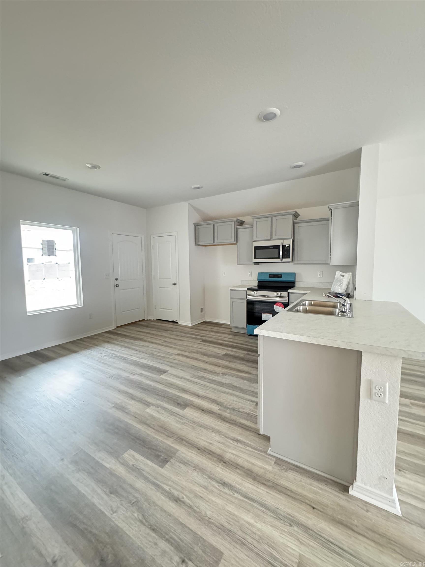 THE MEADOWS - Residential