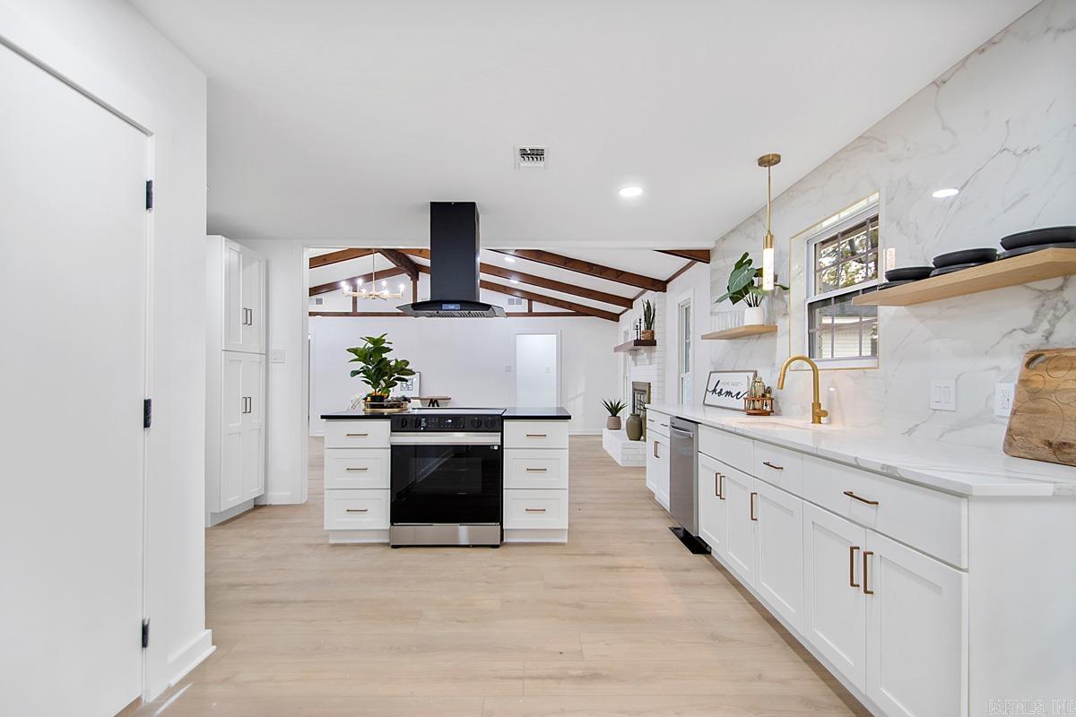 EAST MEADOW - Residential