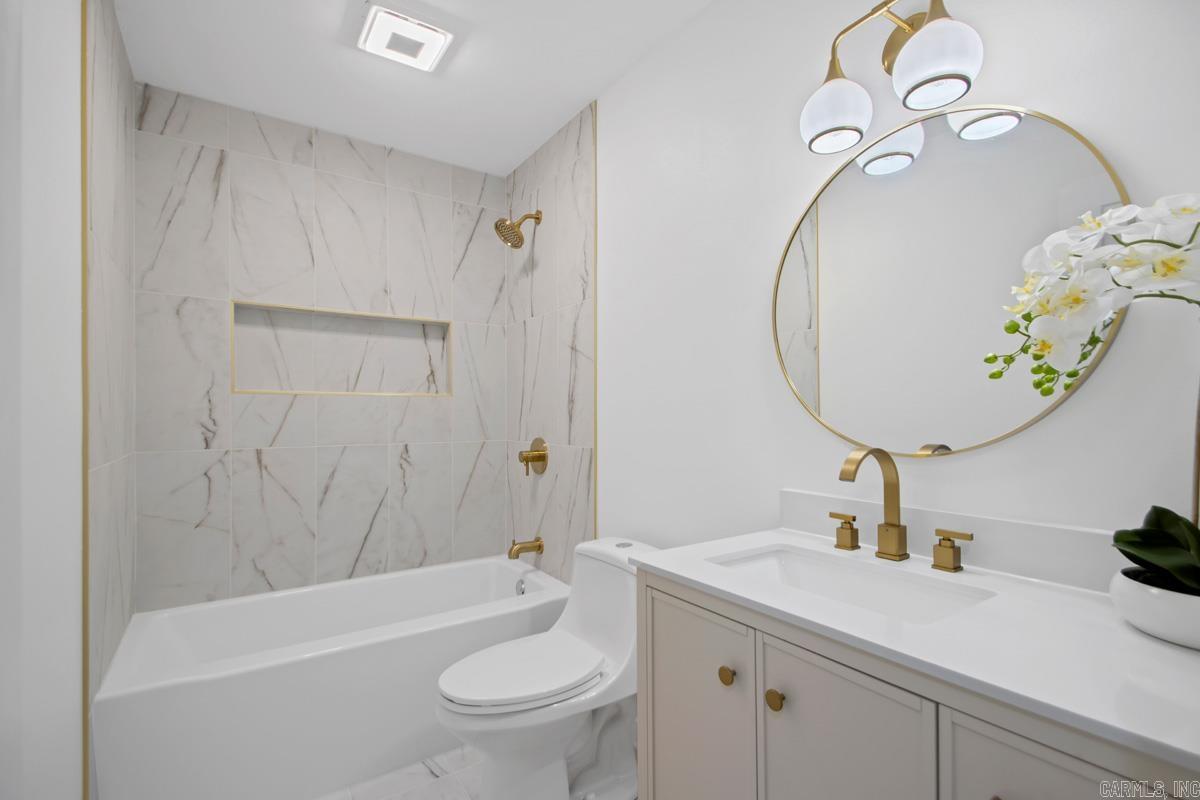 EAST MEADOW - Residential