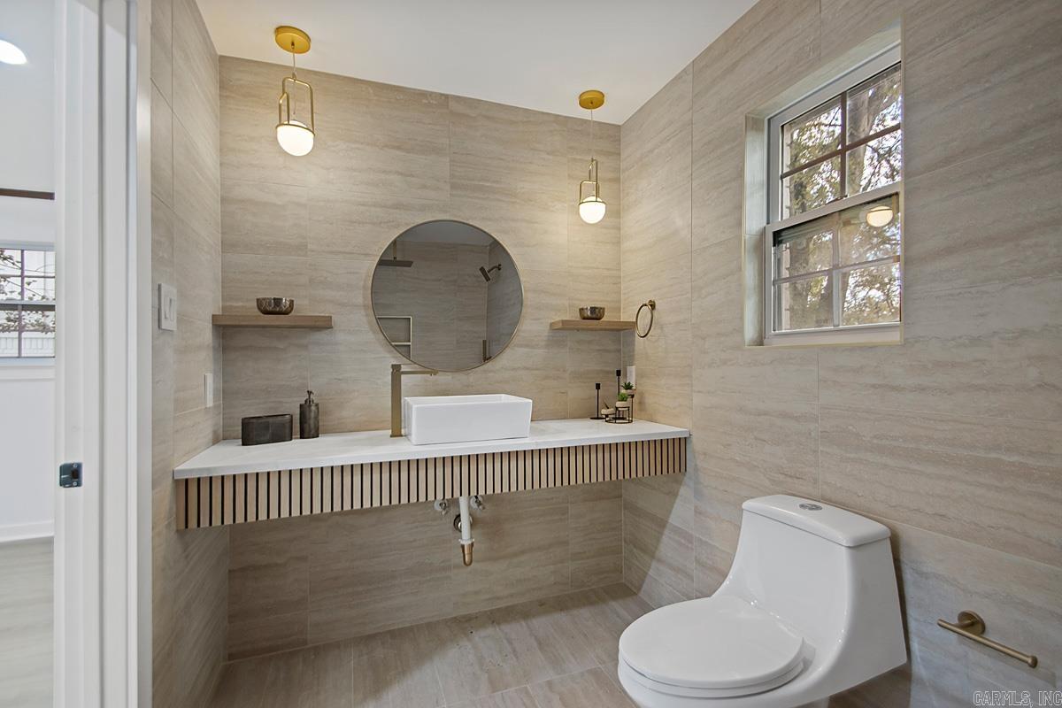 EAST MEADOW - Residential