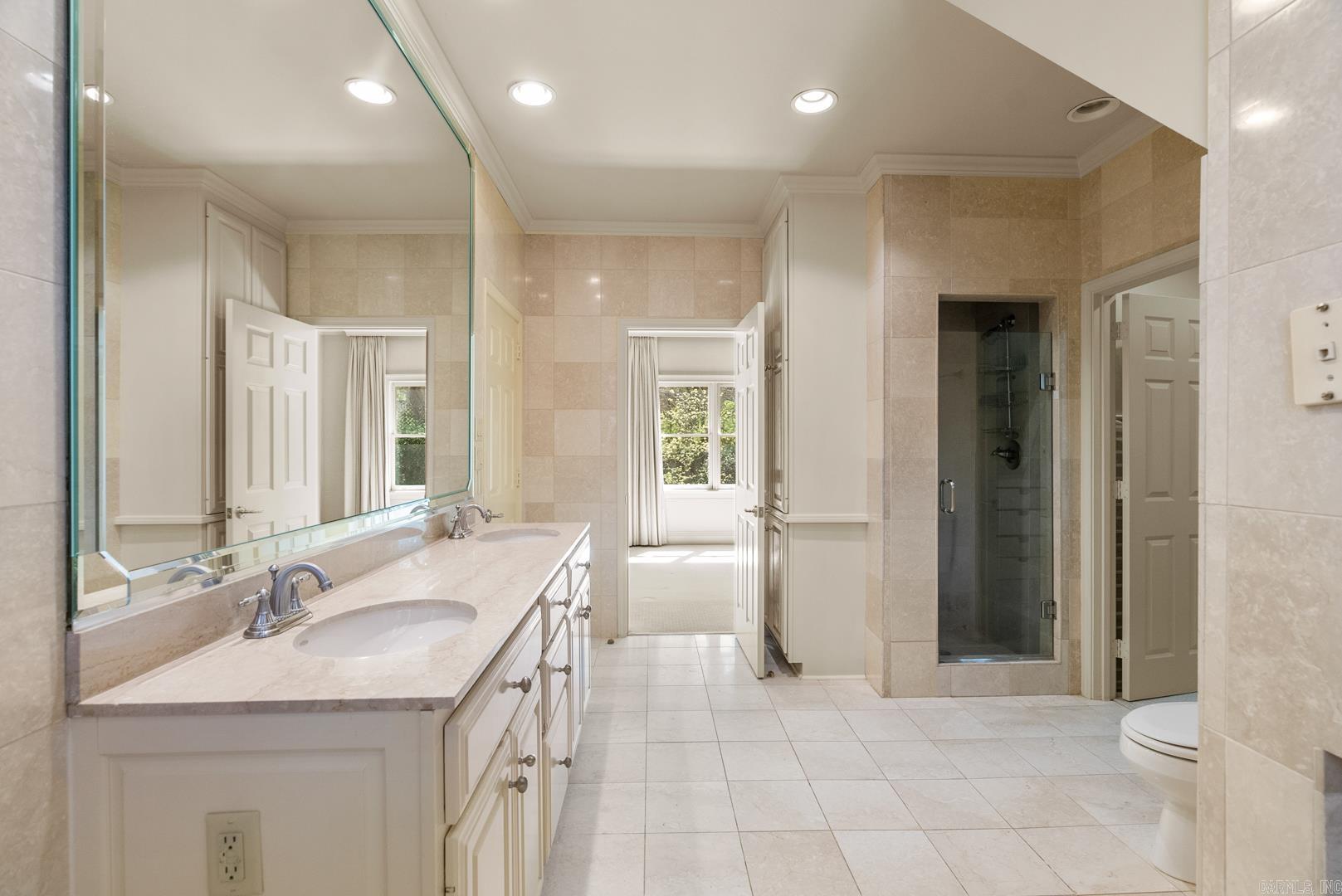 PINE MANOR - Residential