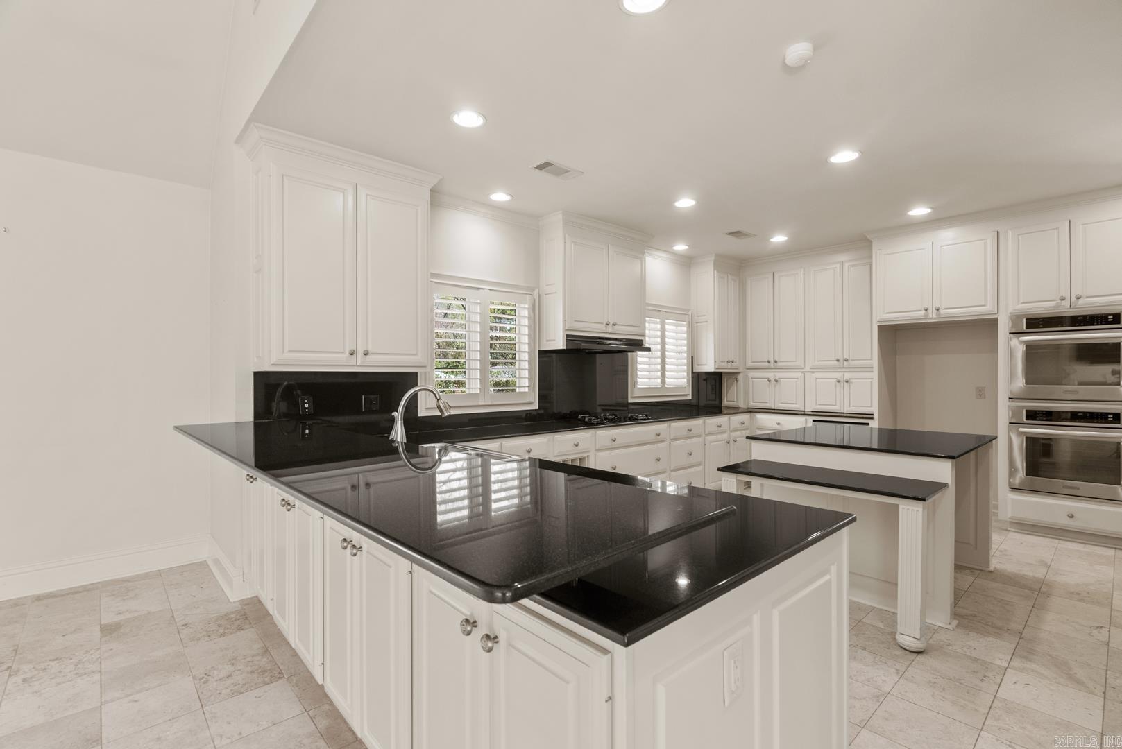 PINE MANOR - Residential