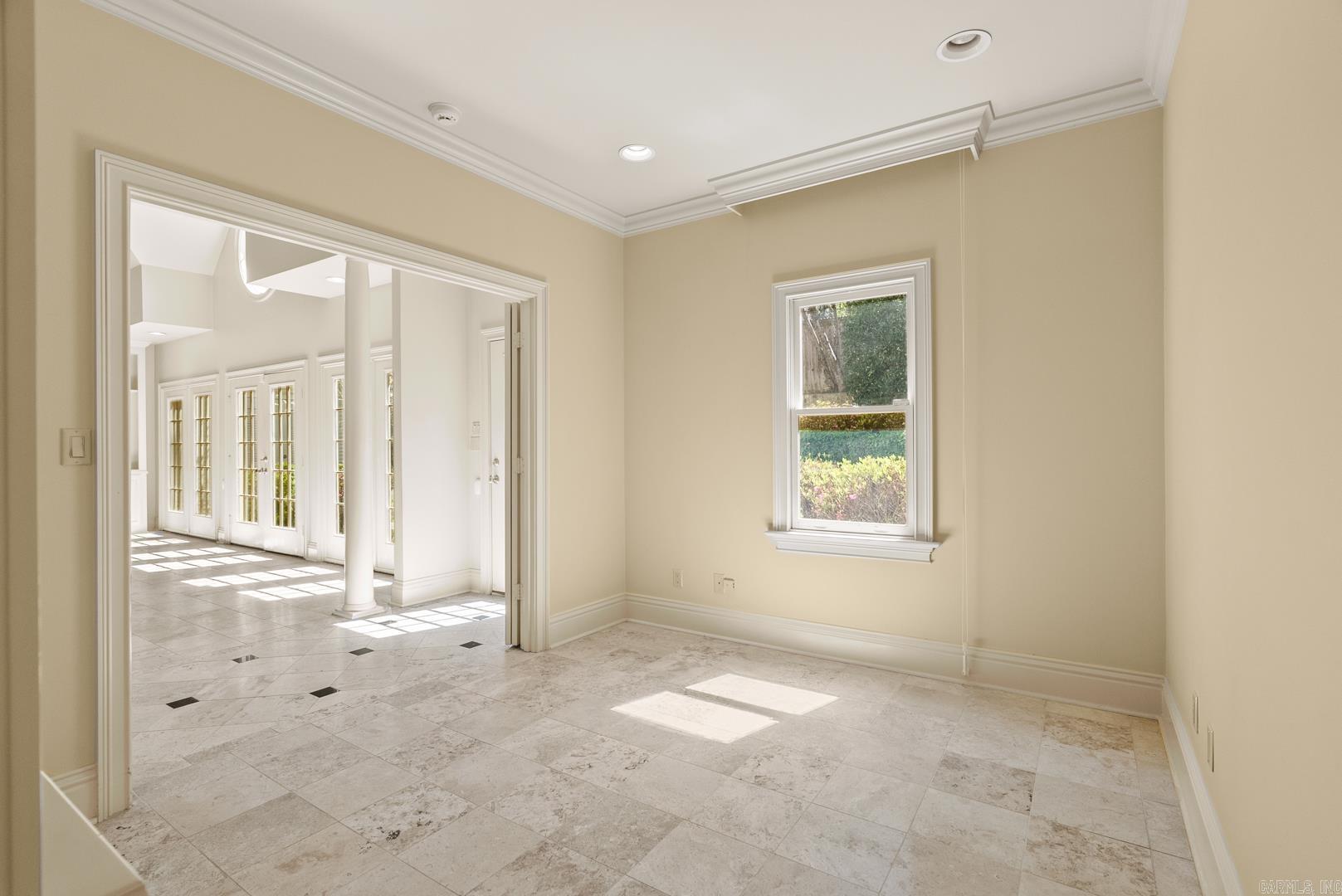 PINE MANOR - Residential