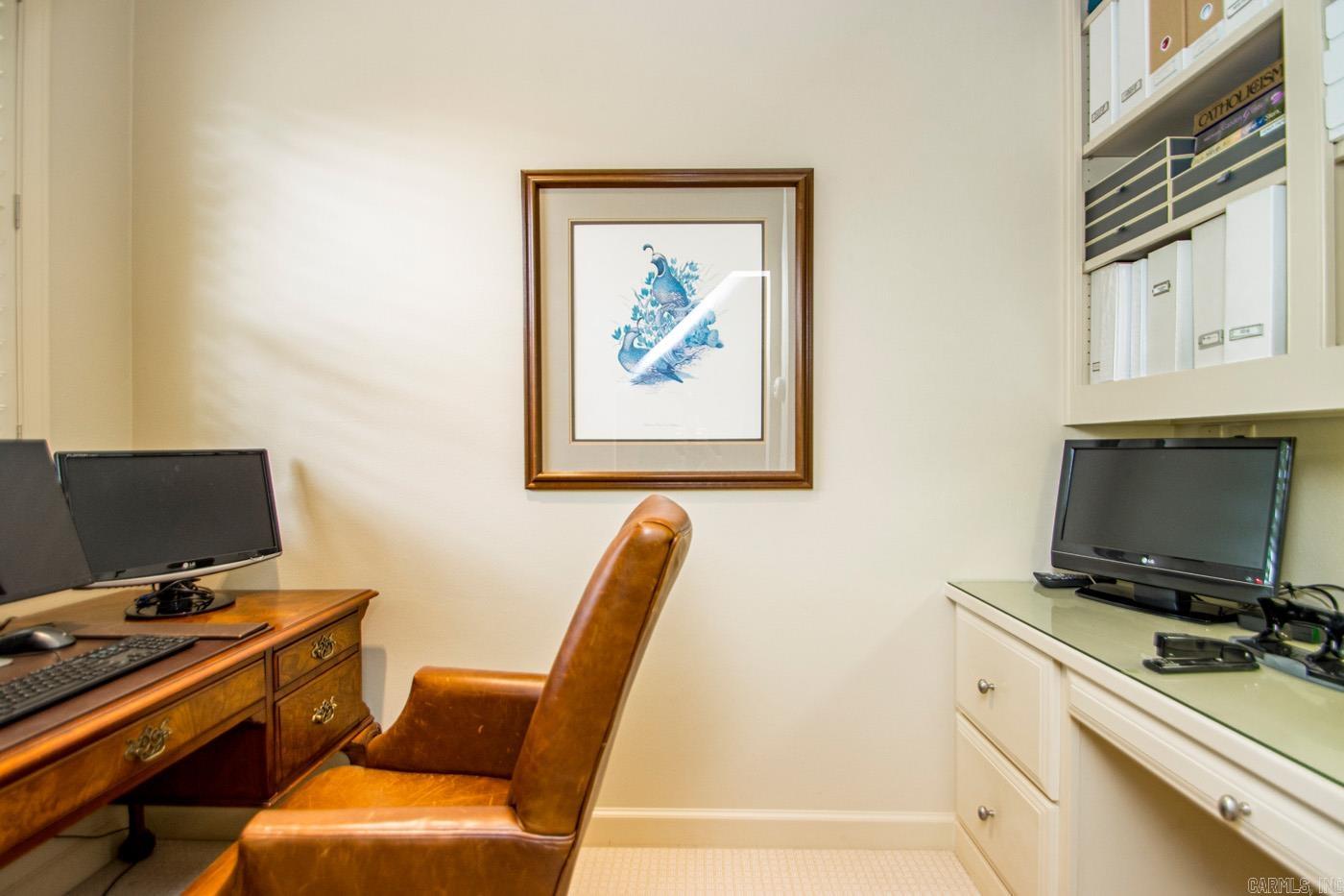 PINE MANOR - Residential