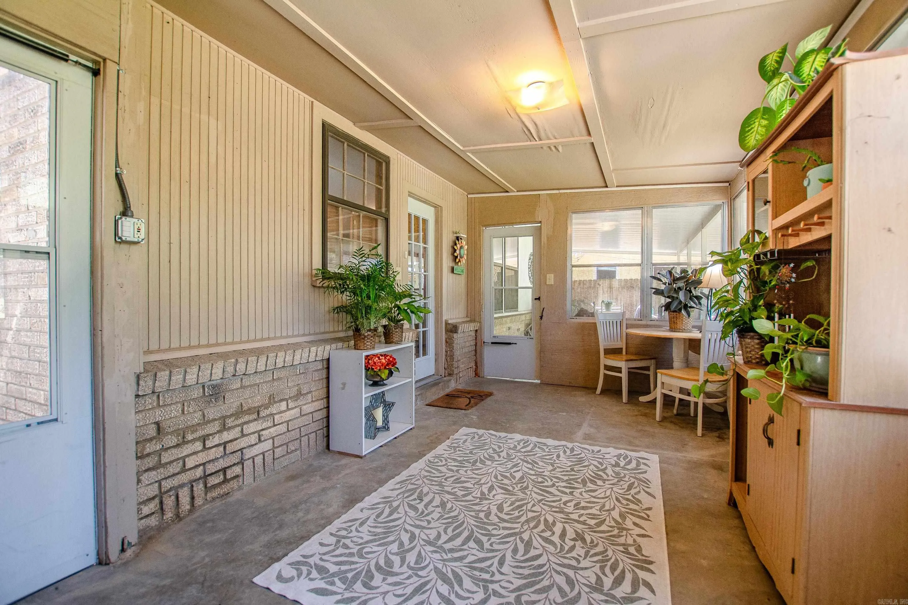 North Little Rock, Arkansas 72116, United States, 2 Bedrooms Bedrooms, ,2 BathroomsBathrooms,Residential,Pending,107891