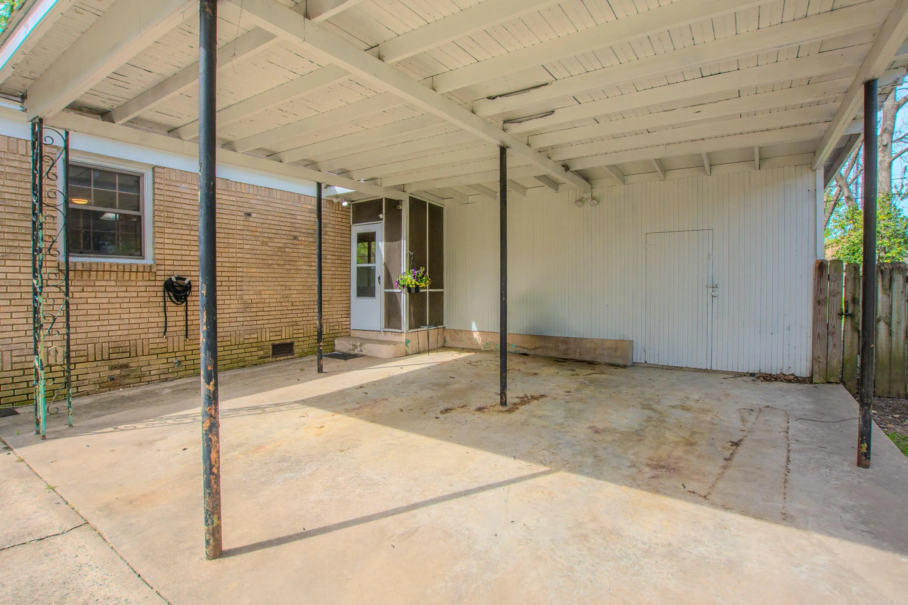 North Little Rock, Arkansas 72116, United States, 2 Bedrooms Bedrooms, ,2 BathroomsBathrooms,Residential,Pending,107891