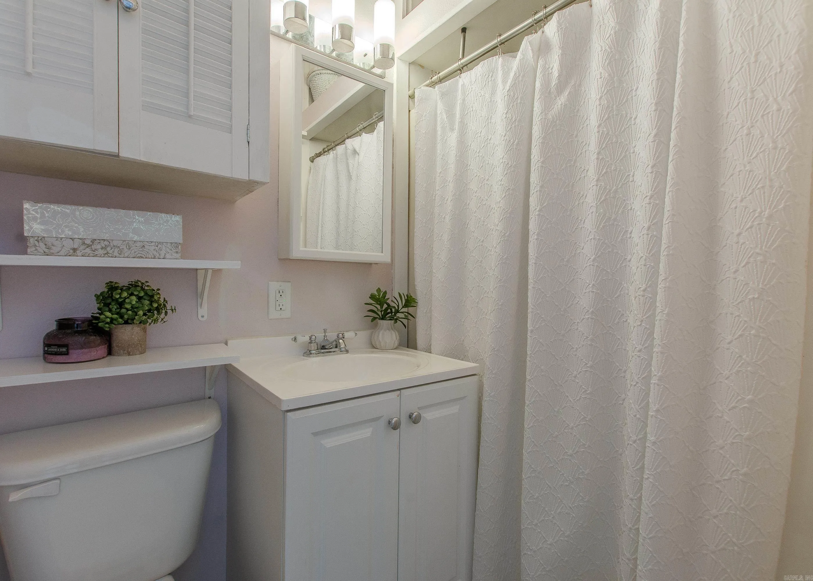 North Little Rock, Arkansas 72116, United States, 2 Bedrooms Bedrooms, ,2 BathroomsBathrooms,Residential,Pending,107891