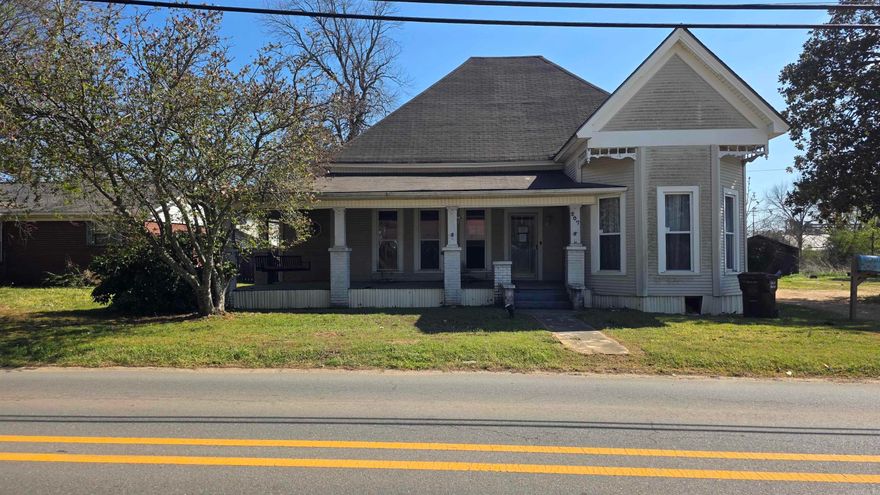 All offers and counter offers must be entered on propoffers.com by the buyer's agent directly. Buyer's agent is to pay a $200.00 technology fee at closing of any accepted offer.