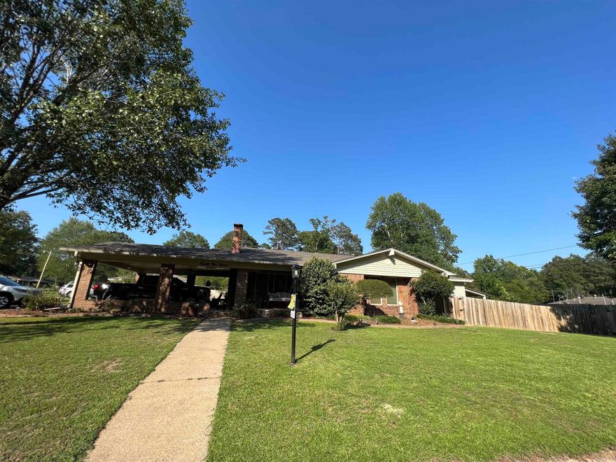 Come see this beautiful home in Malvern, great curb appeal on a large corner lot with fenced in back yard. Extra large primary bedroom with 3 closets! Home has tons of storage space along with a bonus/den area.  Covered back patio perfect for entertaining or just to enjoy that morning coffee! Home is in process of getting a new roof!  Seller will provide buyer $1,000 flooring/paint allowance! Make an appoitment to see this great home today