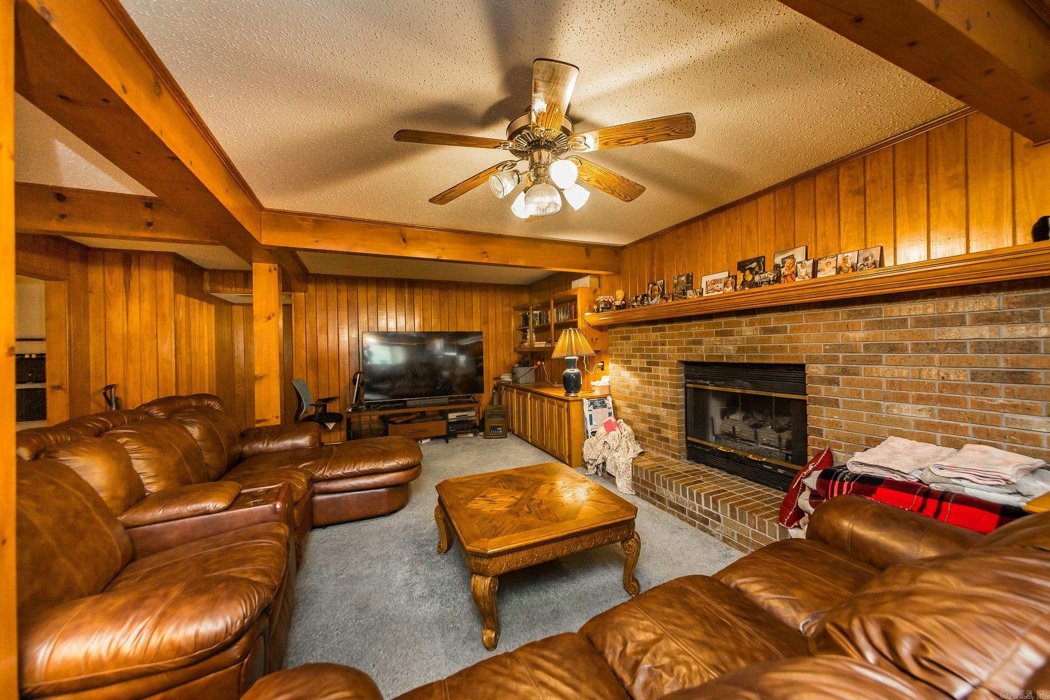 LINDULAKE ESTATES - Residential