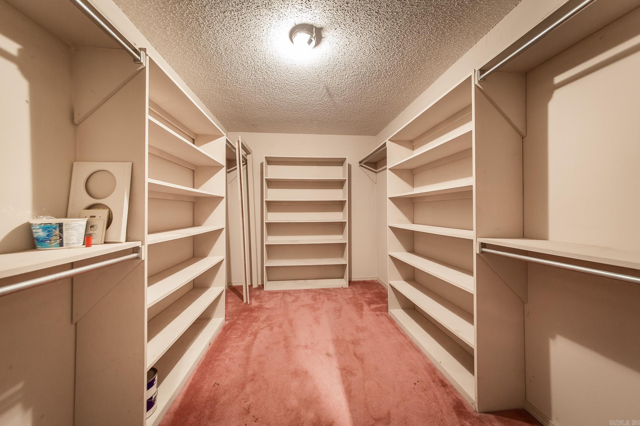 LINDULAKE ESTATES - Residential