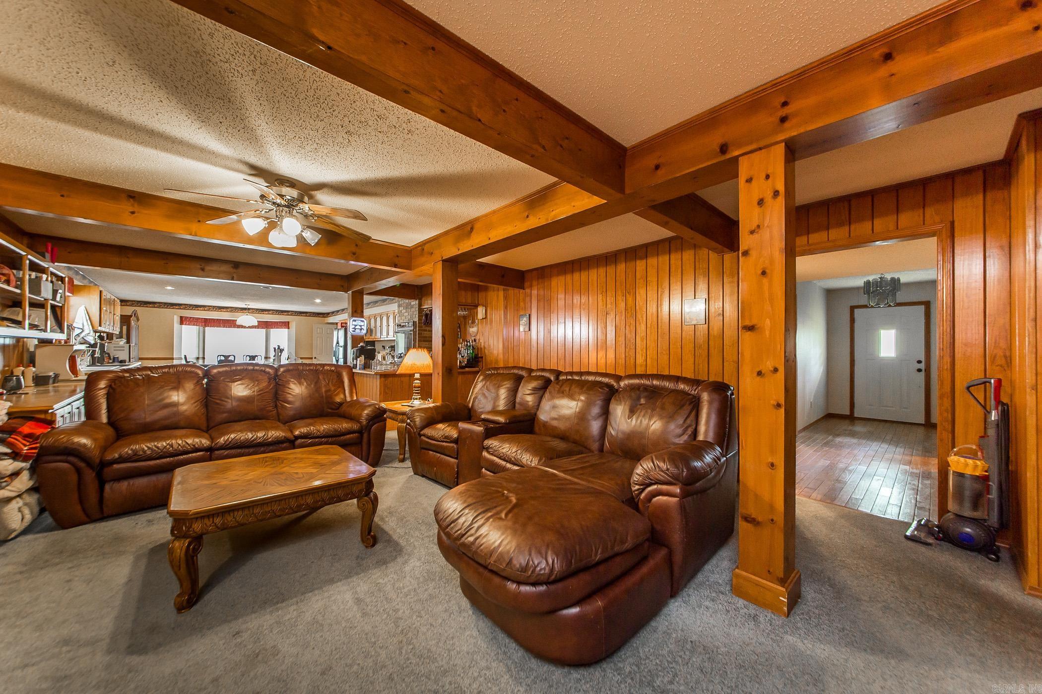 LINDULAKE ESTATES - Residential