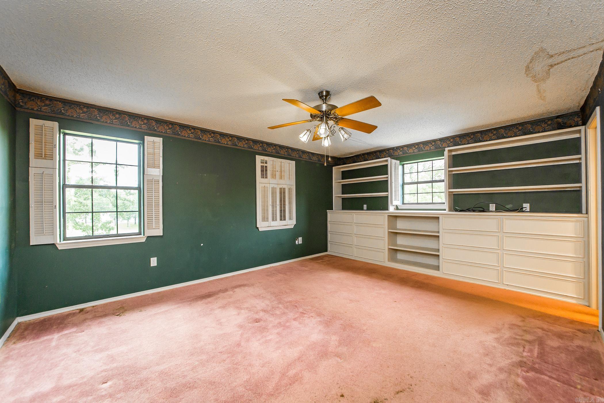 LINDULAKE ESTATES - Residential