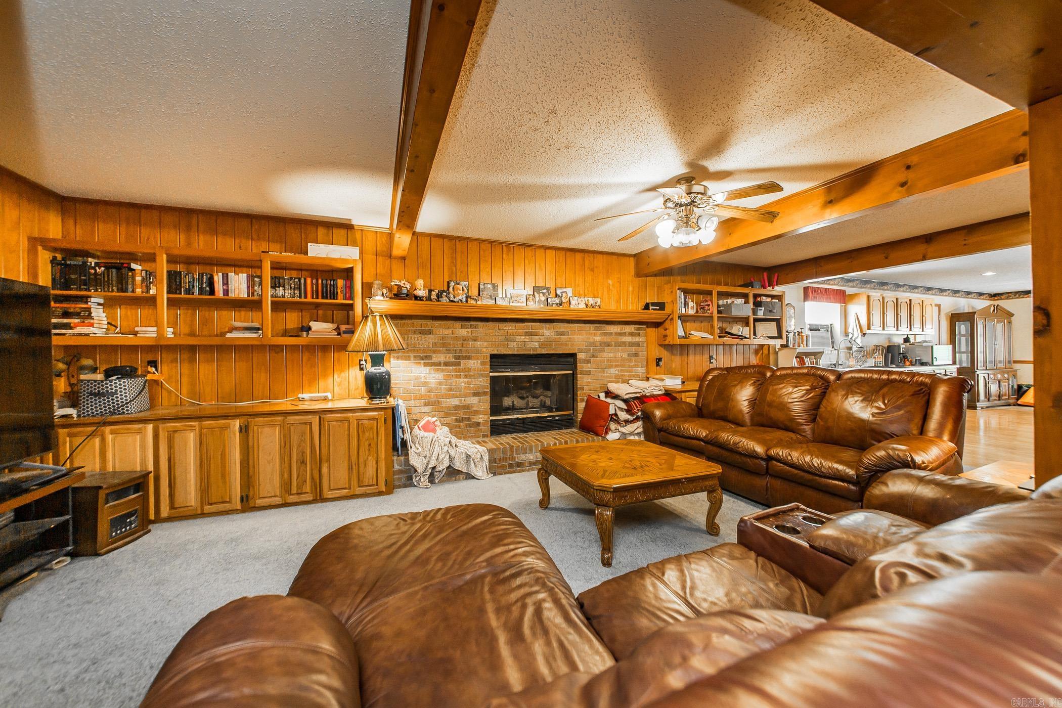 LINDULAKE ESTATES - Residential