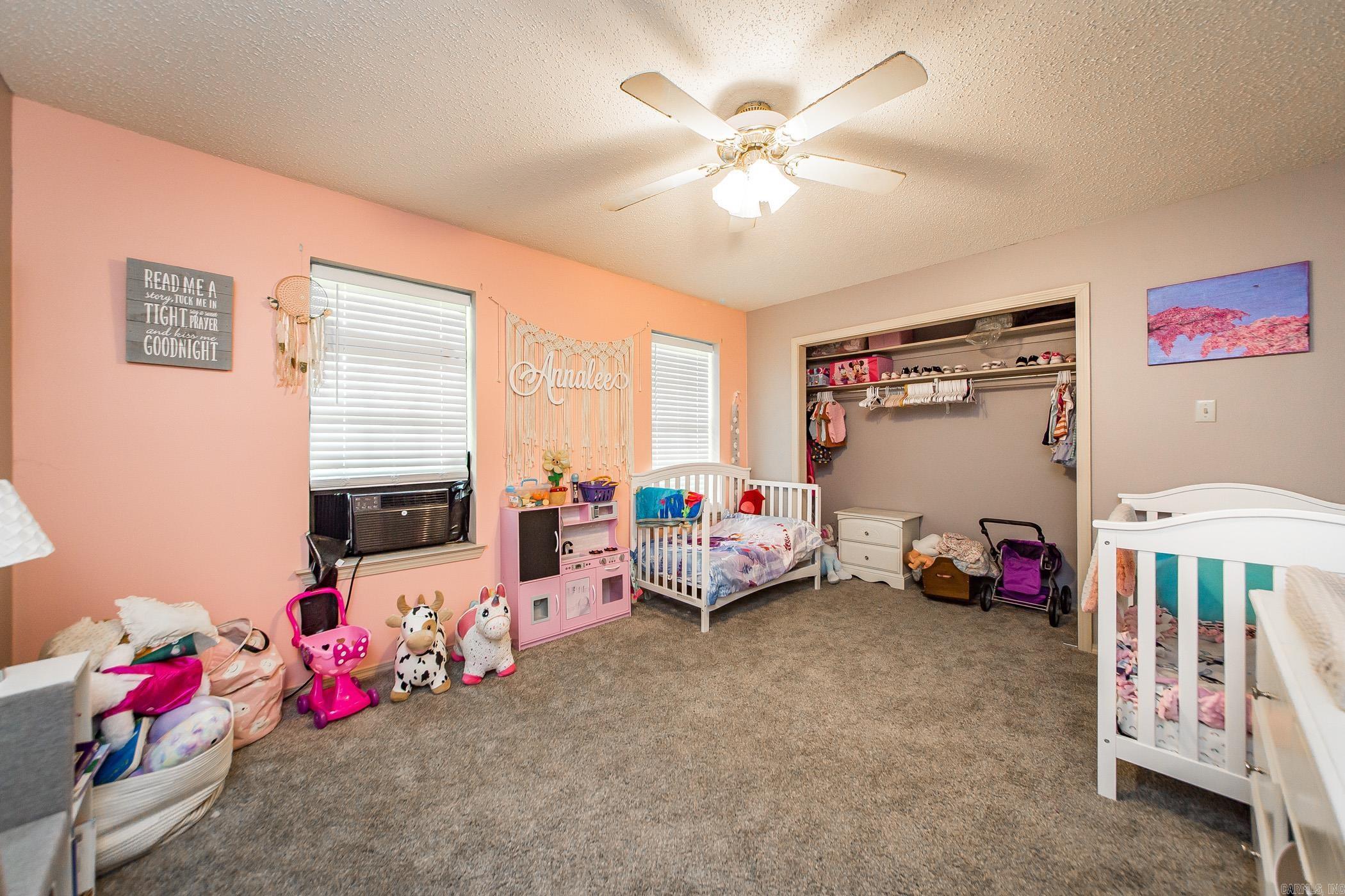 LINDULAKE ESTATES - Residential