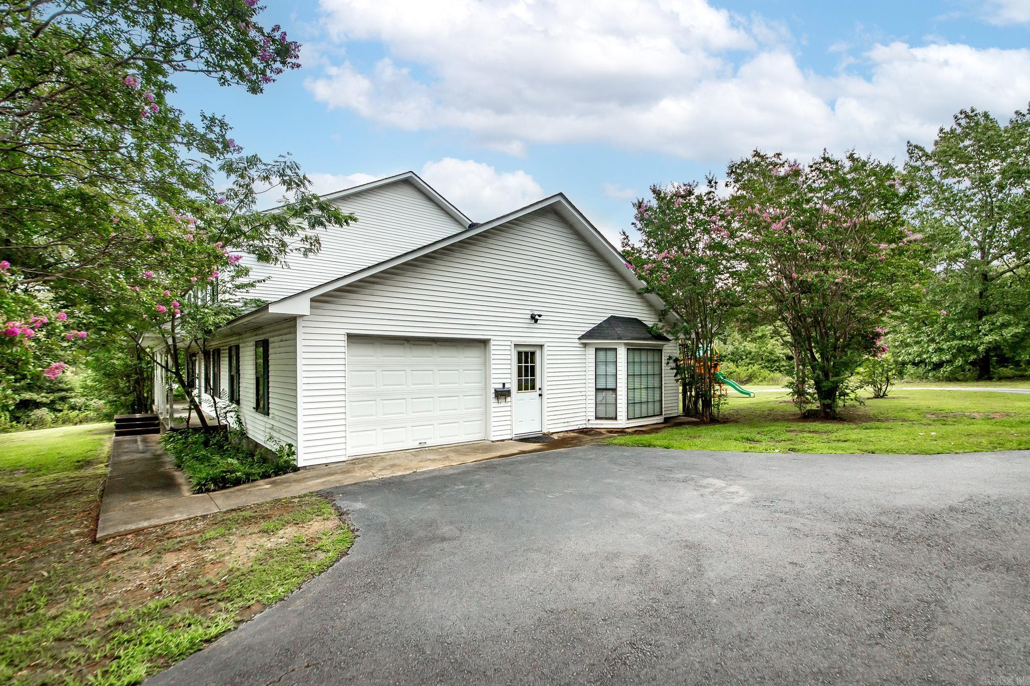 LINDULAKE ESTATES - Residential