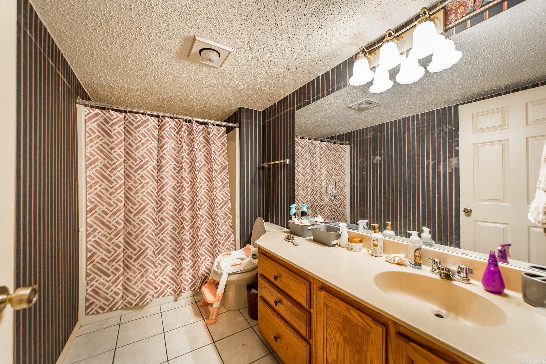 LINDULAKE ESTATES - Residential