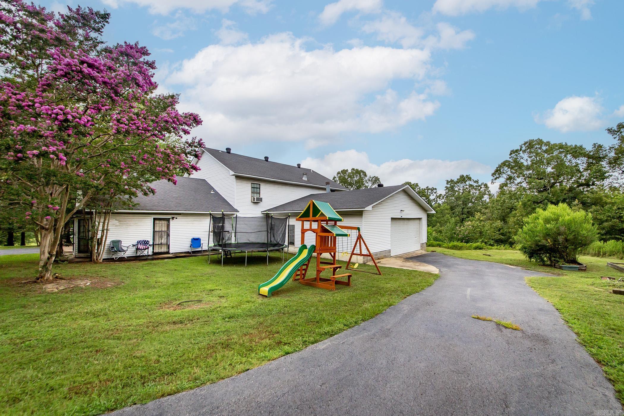 LINDULAKE ESTATES - Residential