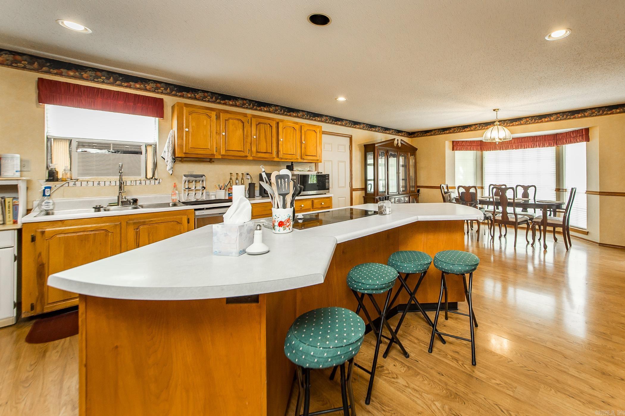 LINDULAKE ESTATES - Residential