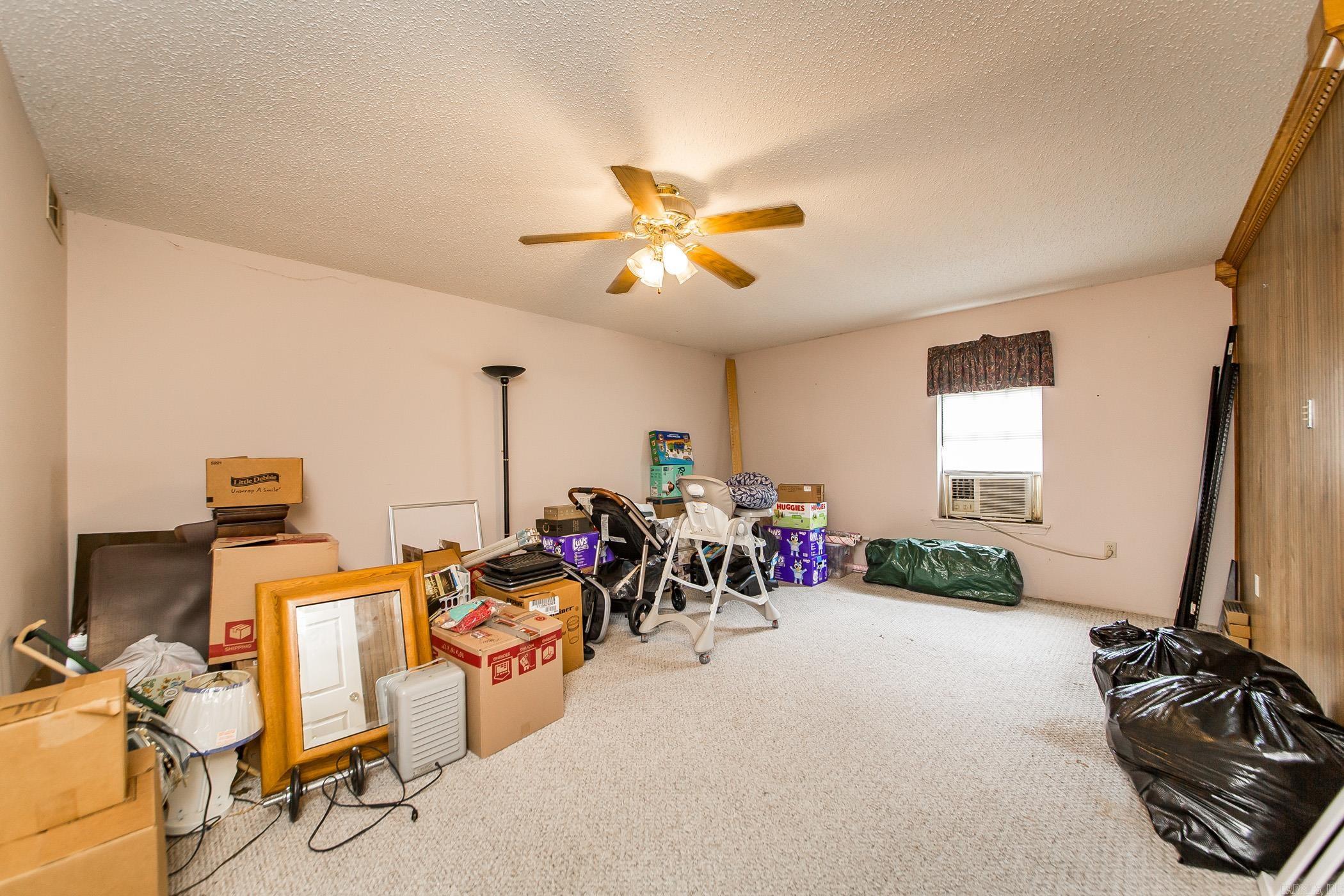 LINDULAKE ESTATES - Residential