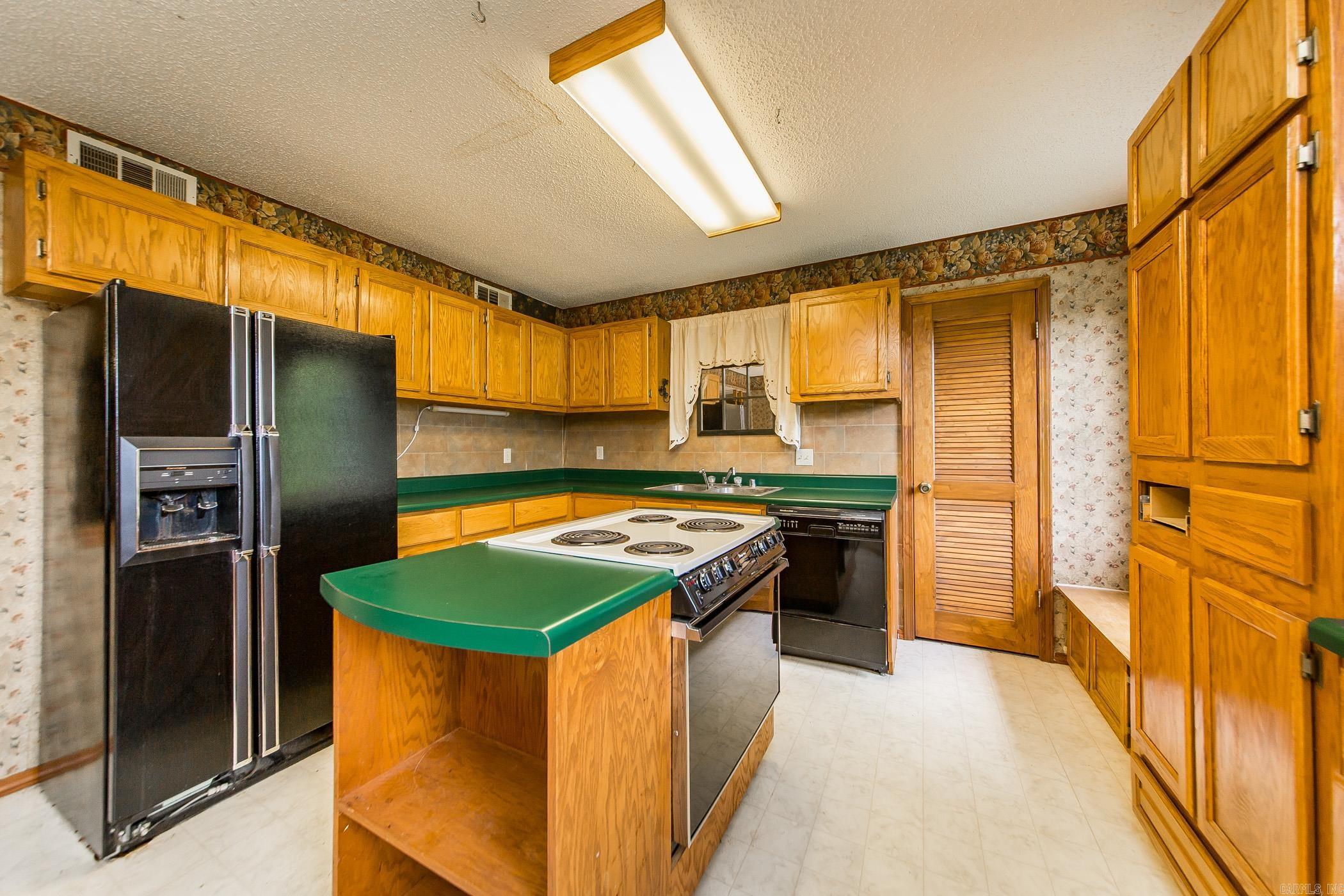 LINDULAKE ESTATES - Residential