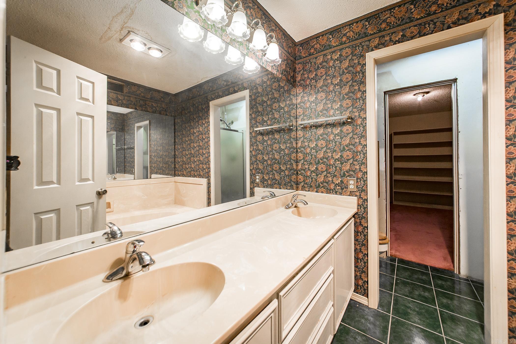 LINDULAKE ESTATES - Residential