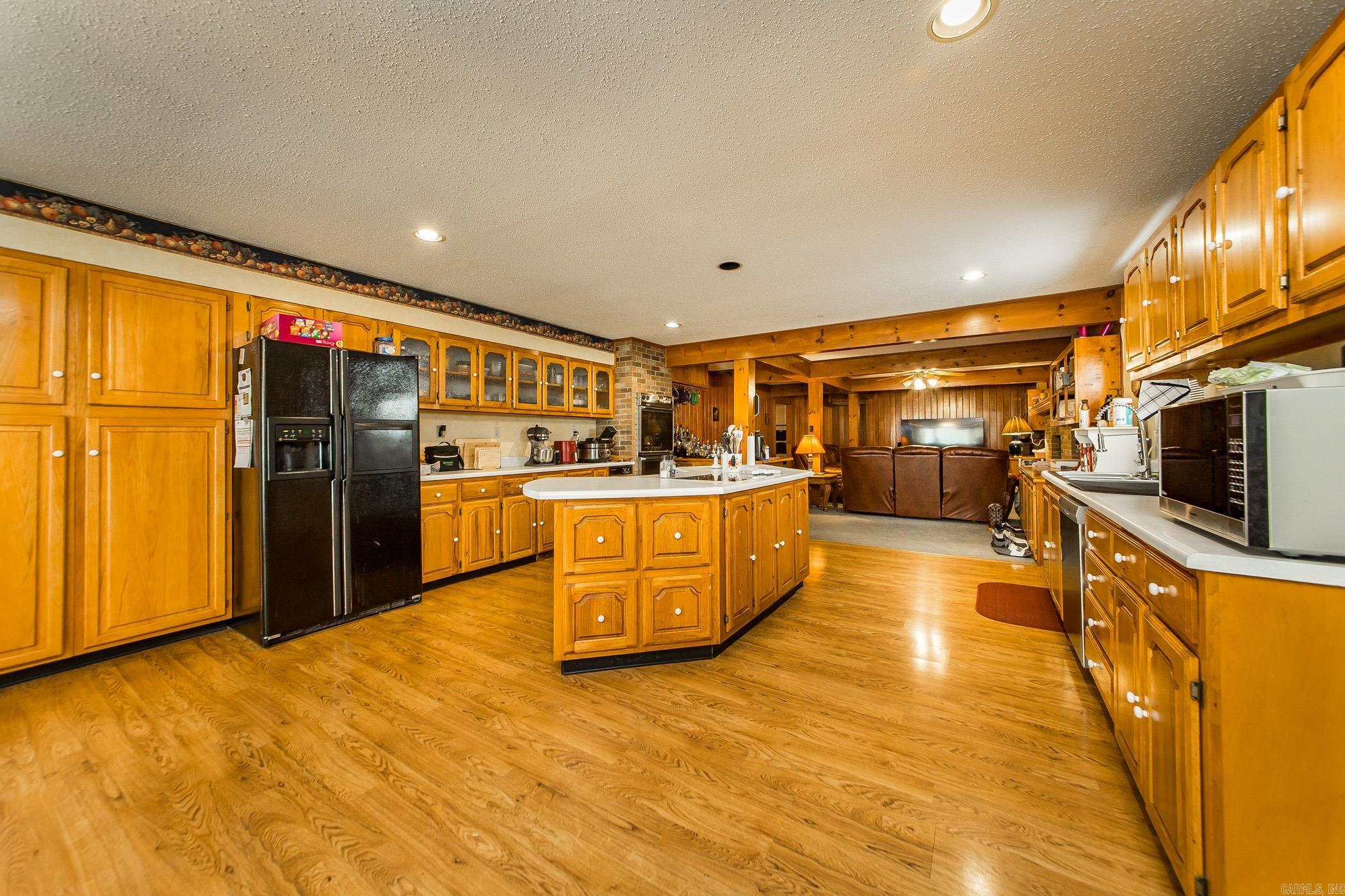 LINDULAKE ESTATES - Residential