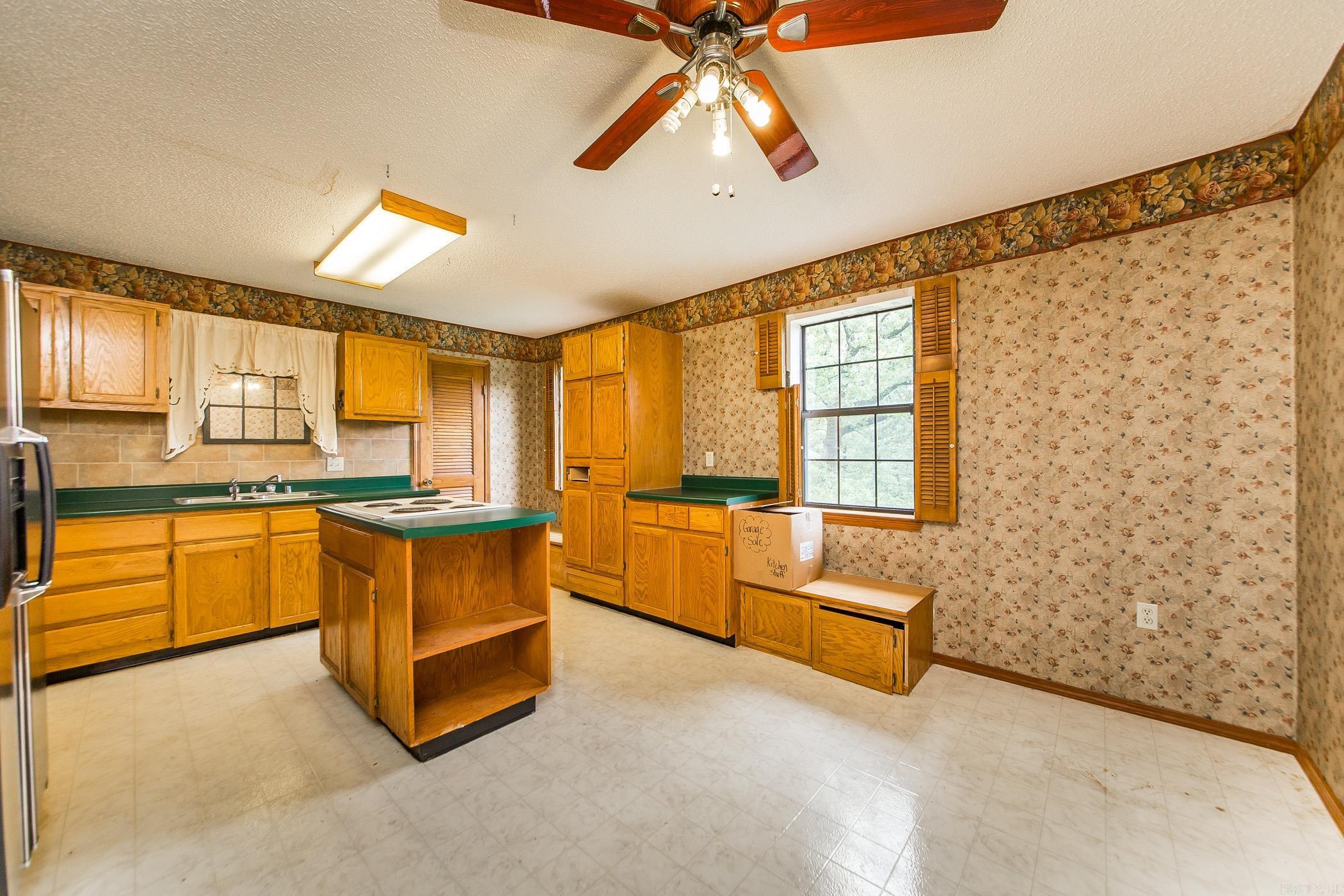 LINDULAKE ESTATES - Residential