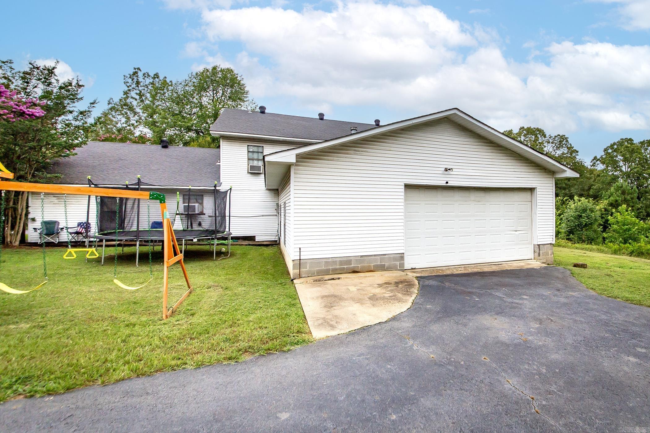 LINDULAKE ESTATES - Residential