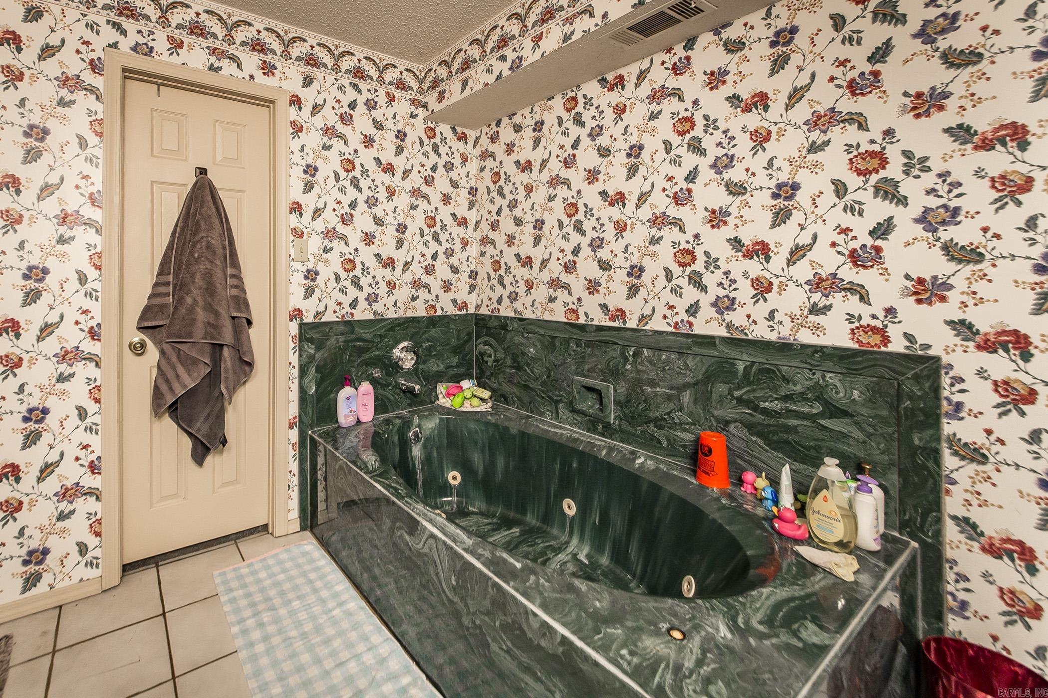 LINDULAKE ESTATES - Residential