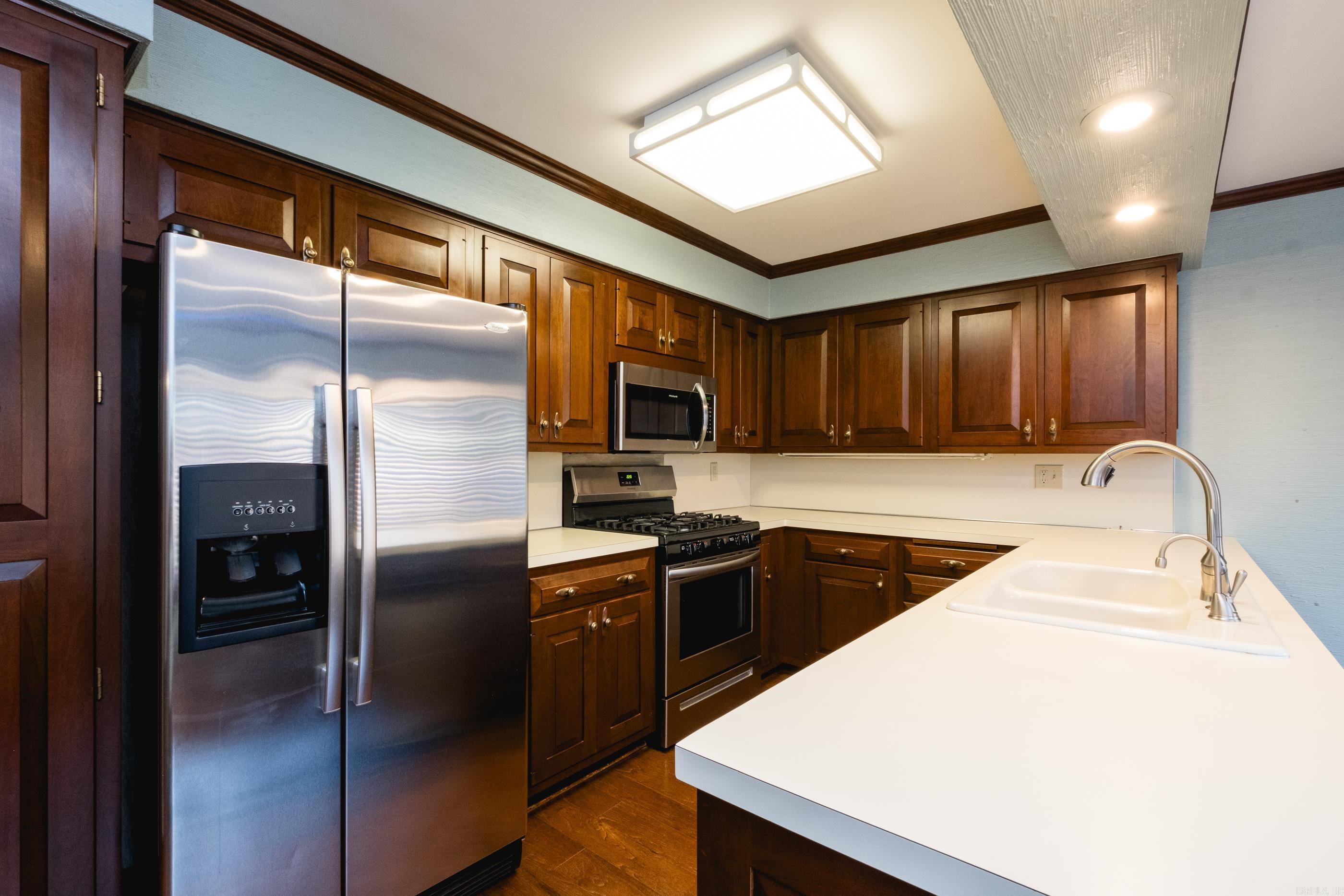 WOODRIDGE TOWNHOMES - Residential