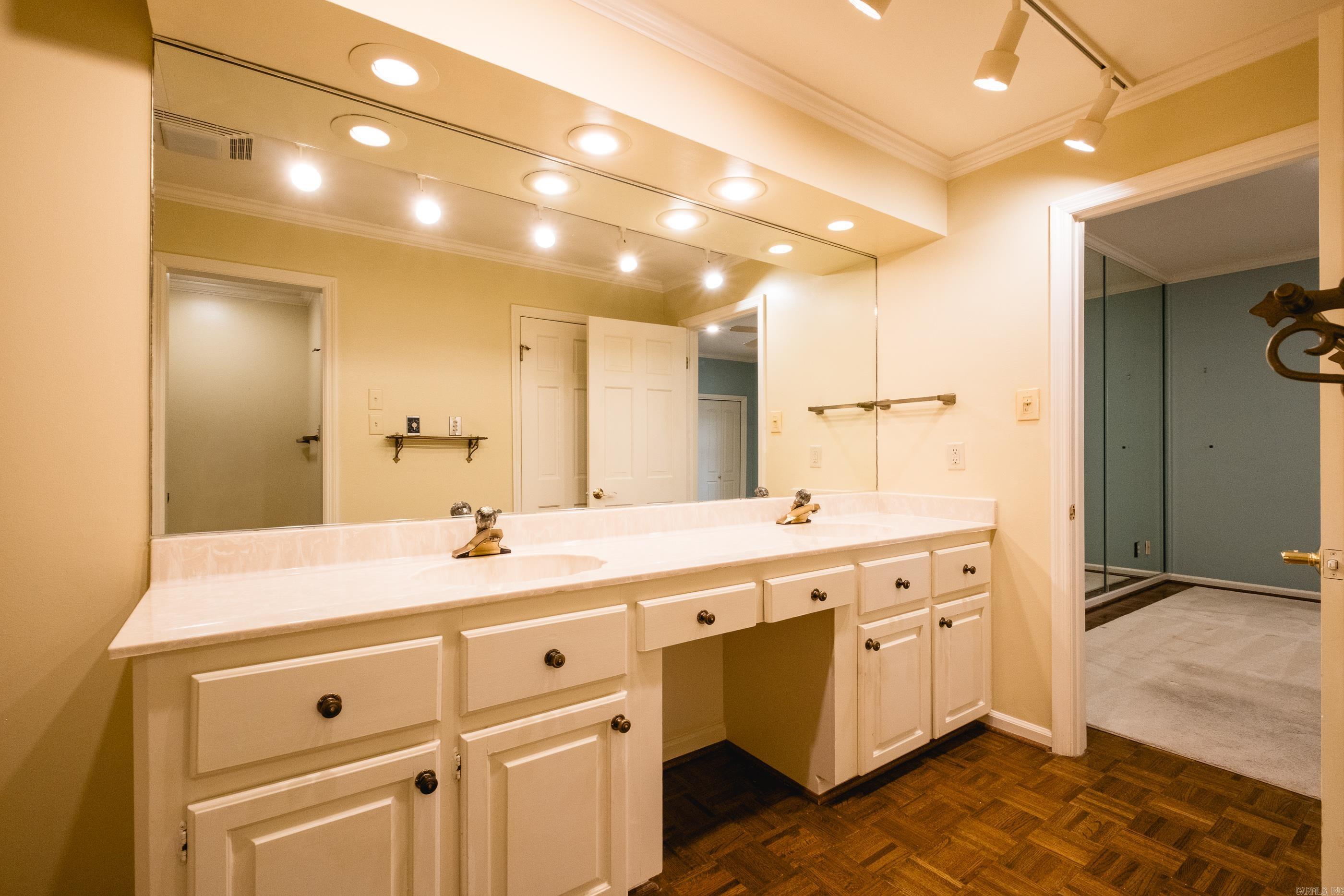 WOODRIDGE TOWNHOMES - Residential