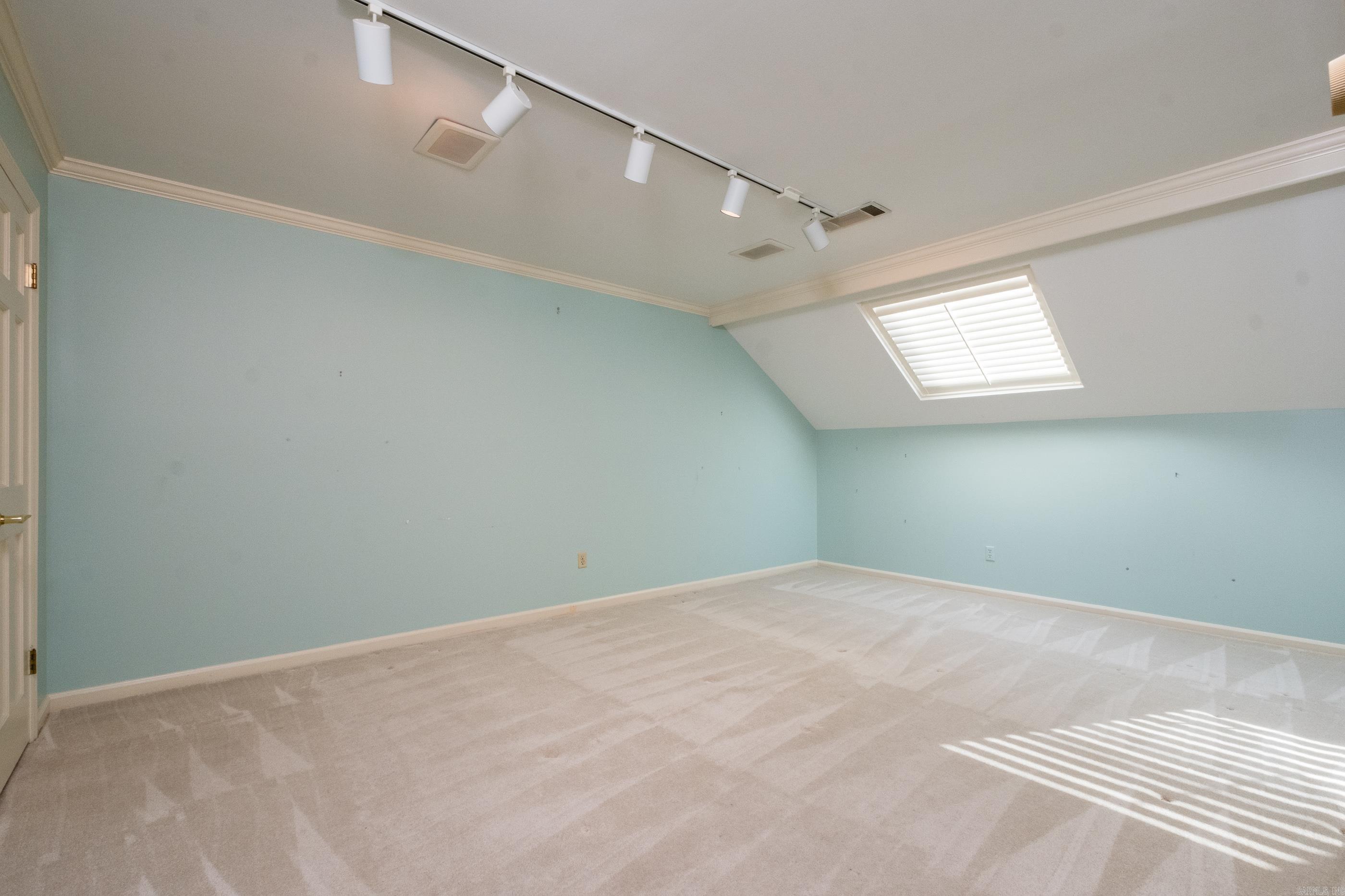 WOODRIDGE TOWNHOMES - Residential