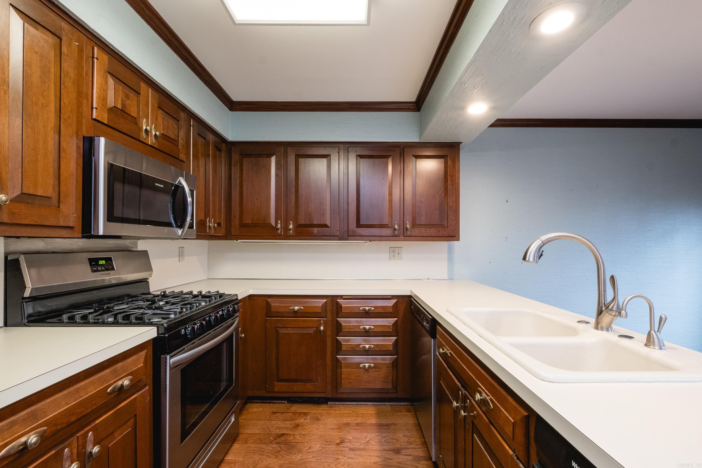 WOODRIDGE TOWNHOMES - Residential