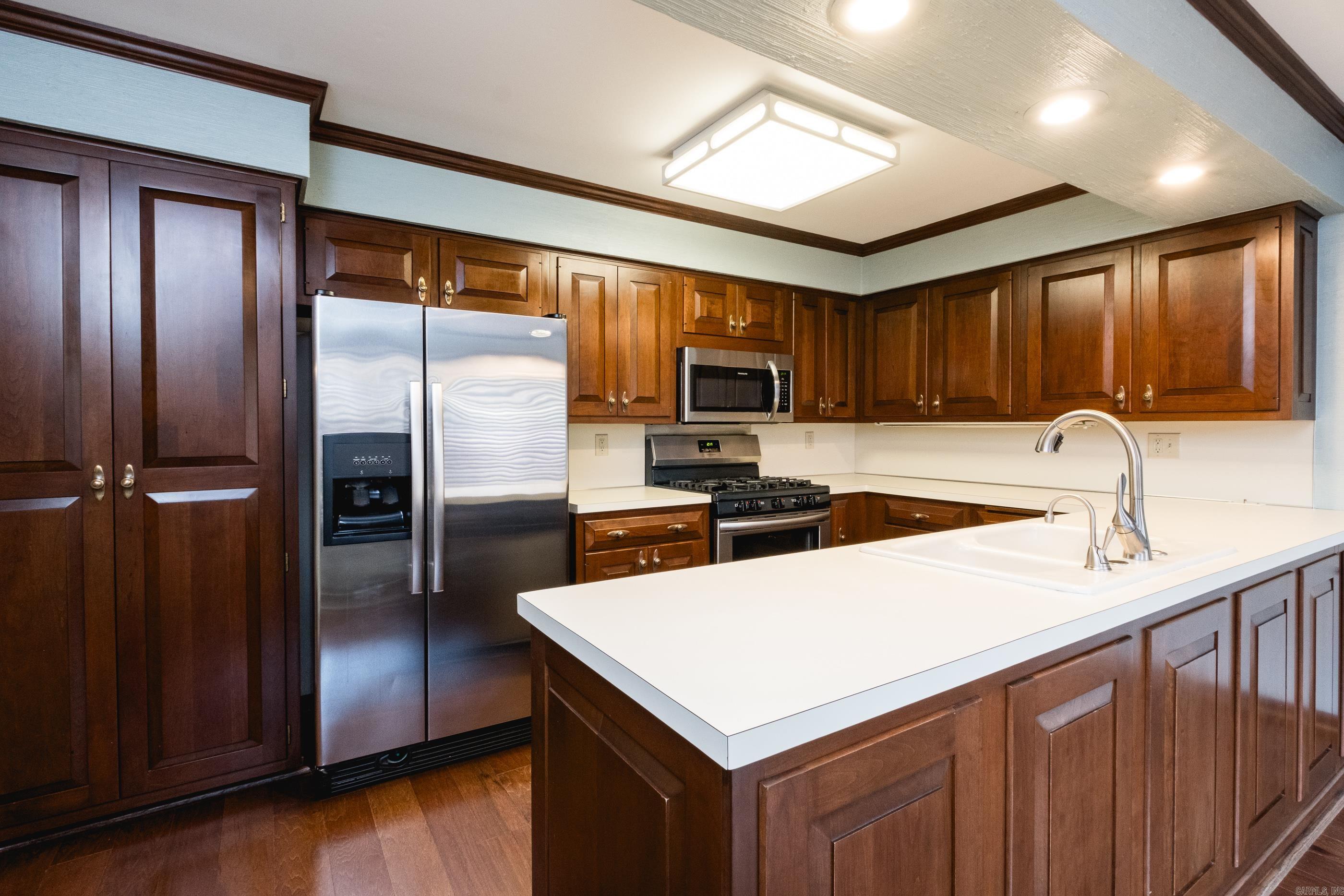 WOODRIDGE TOWNHOMES - Residential